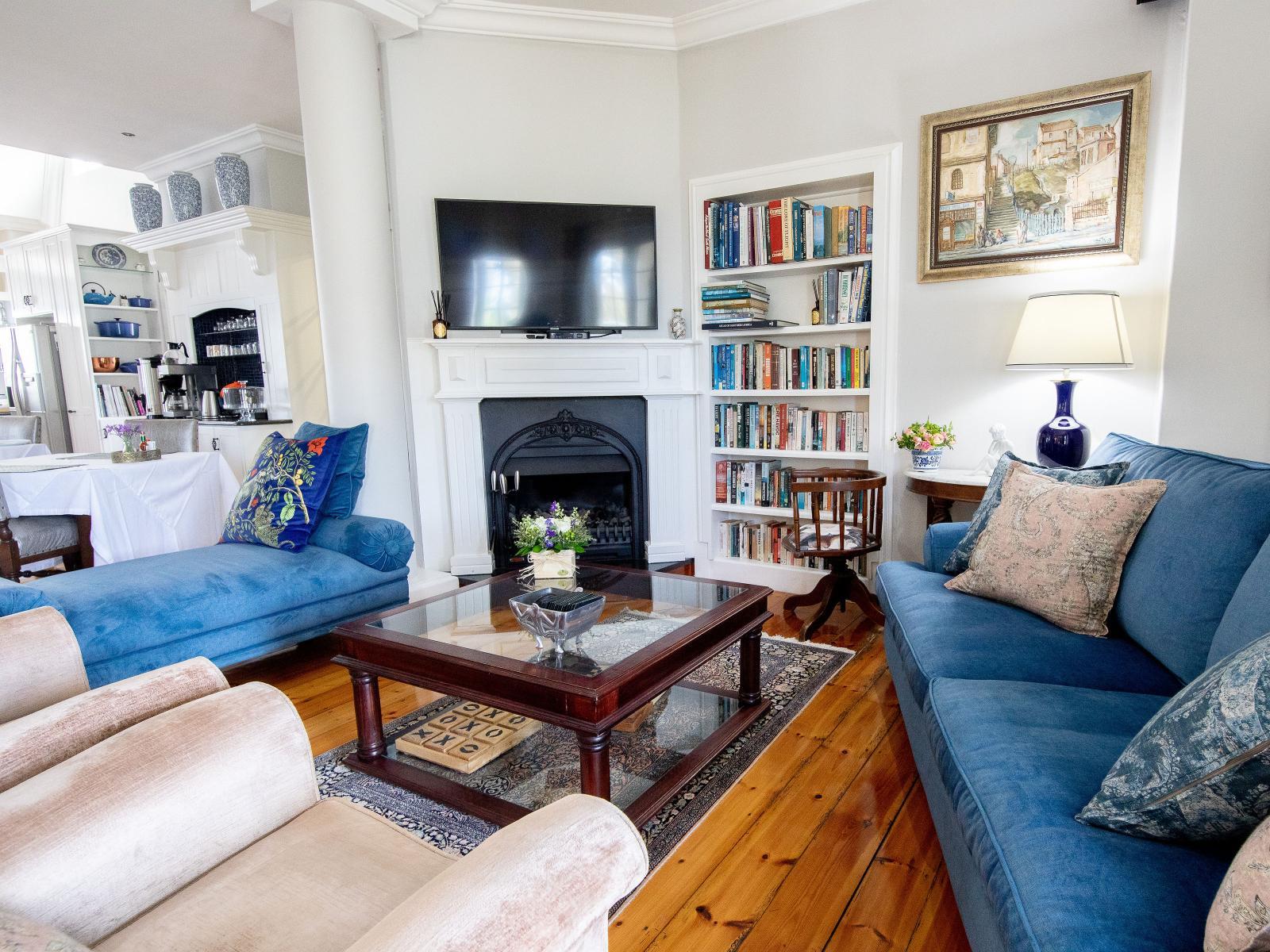 Communal lounge/ TV room