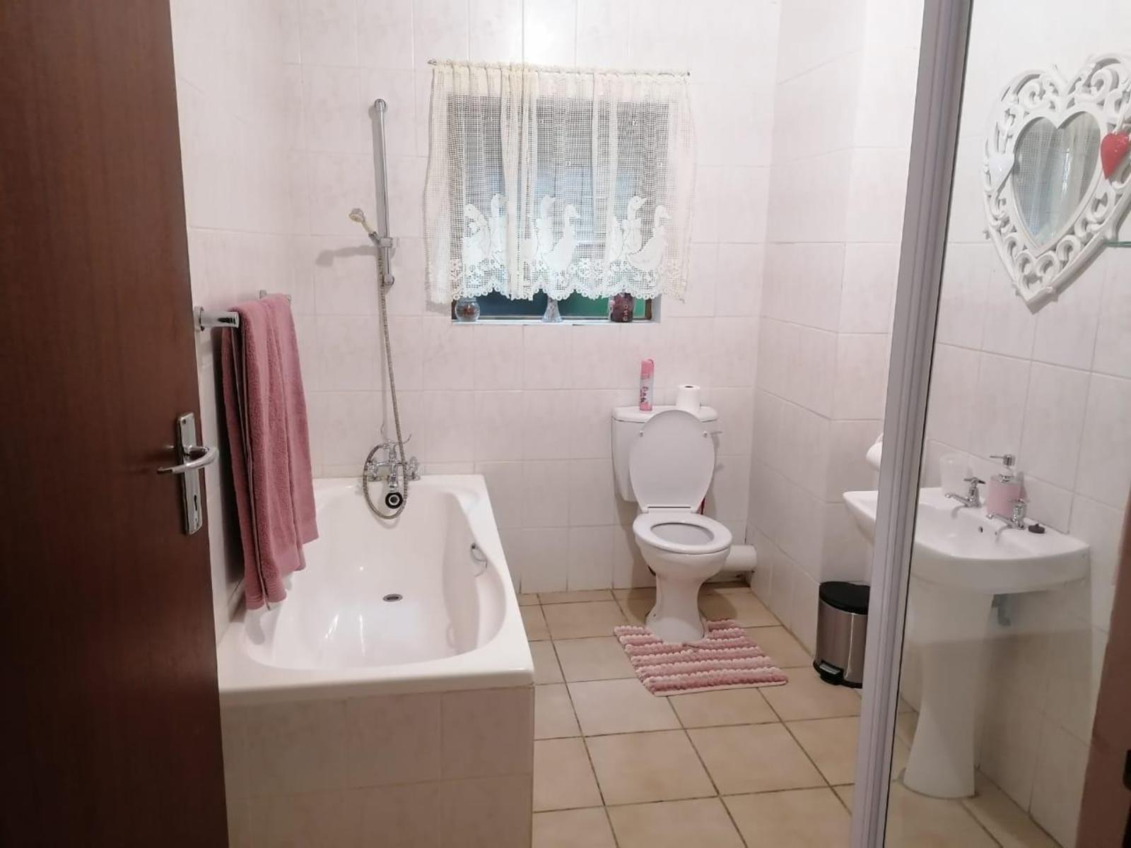 Room 1 — Kitchenette