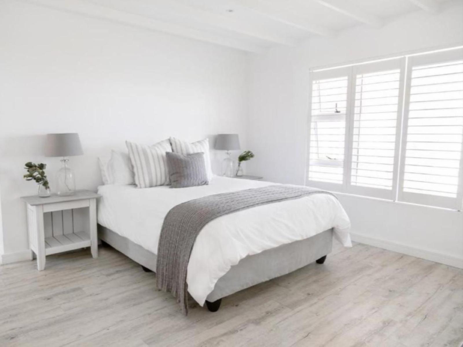 Room 1 — Photo of the whole room