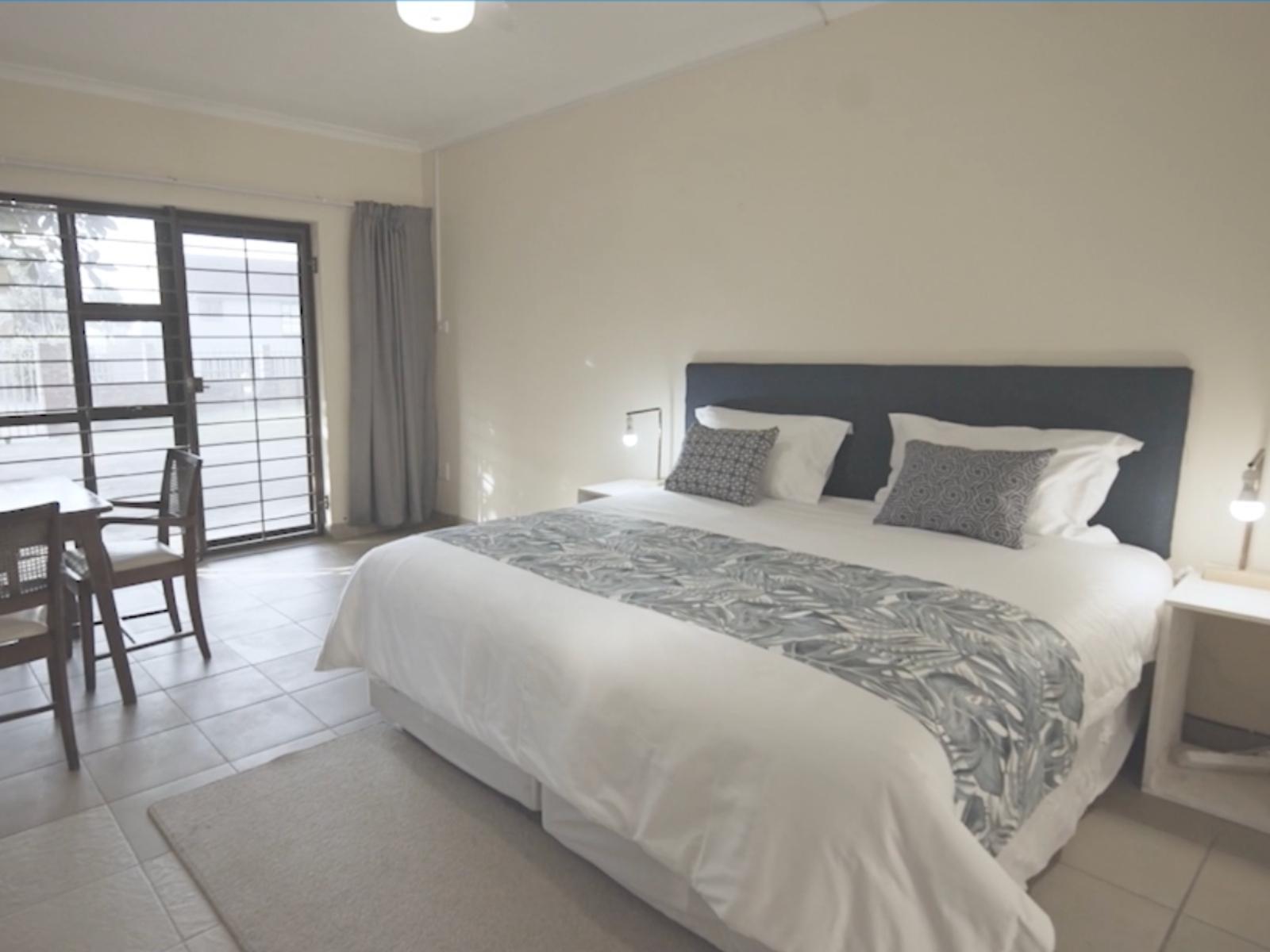Room 2 — Photo of the whole room