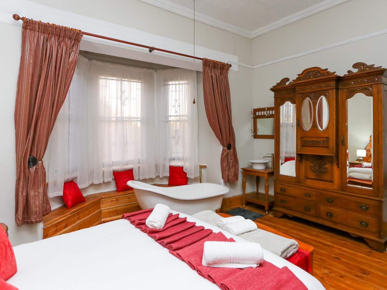 Room 1 — Photo of the whole room