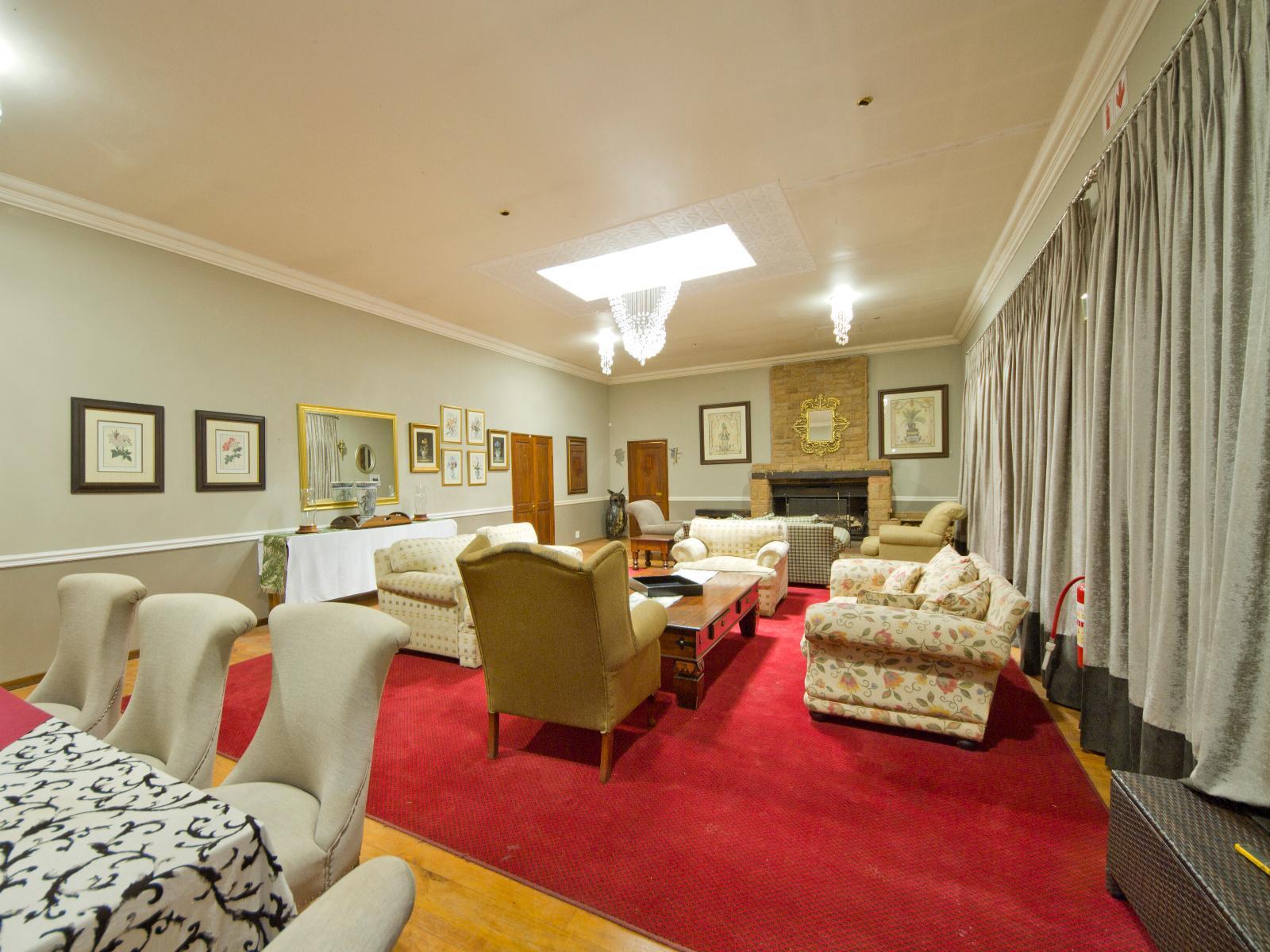 Communal lounge/ TV room