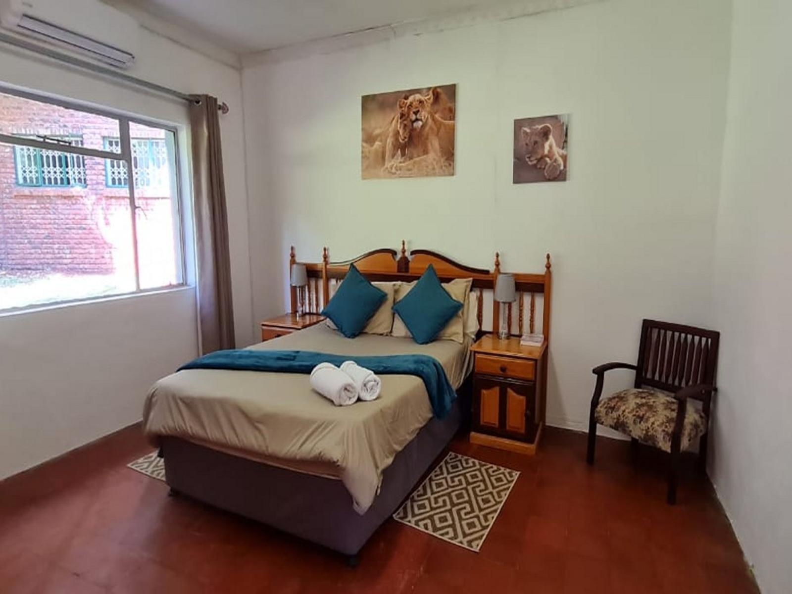 Room 2 — Photo of the whole room