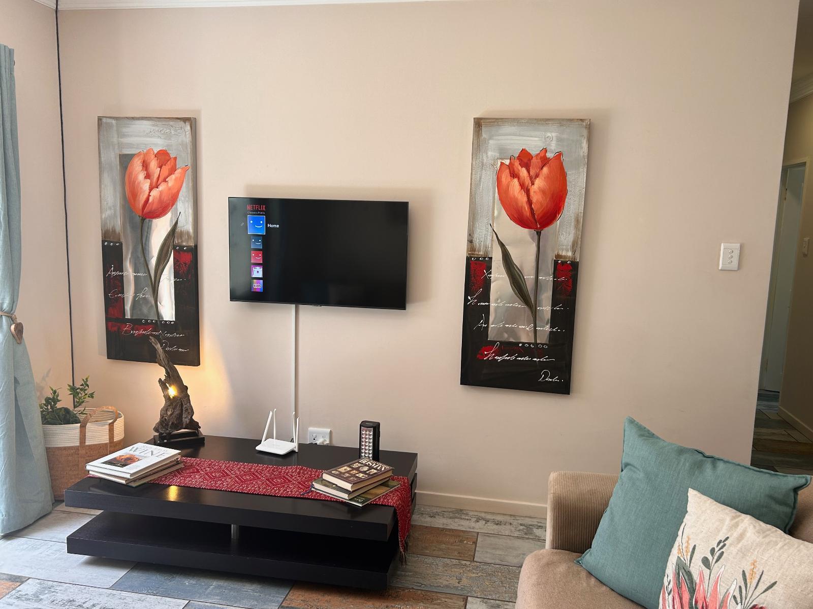 Communal lounge/ TV room