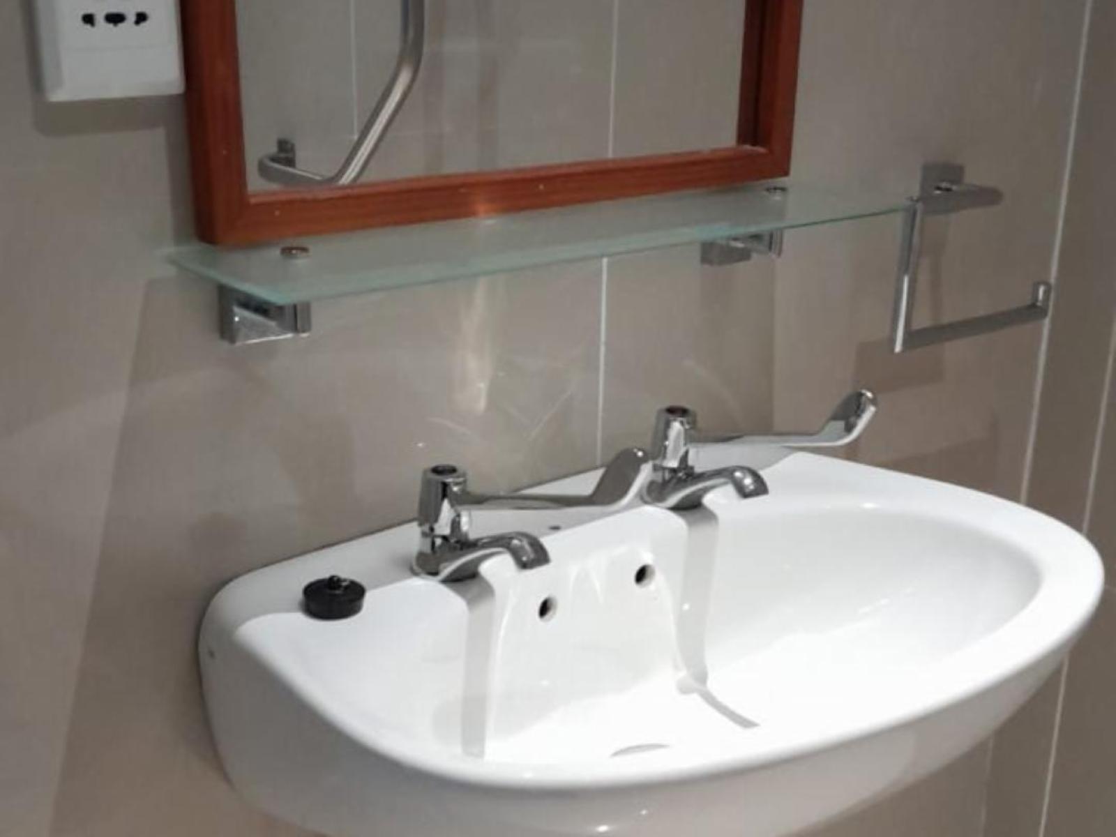 Room 10 — Bathroom