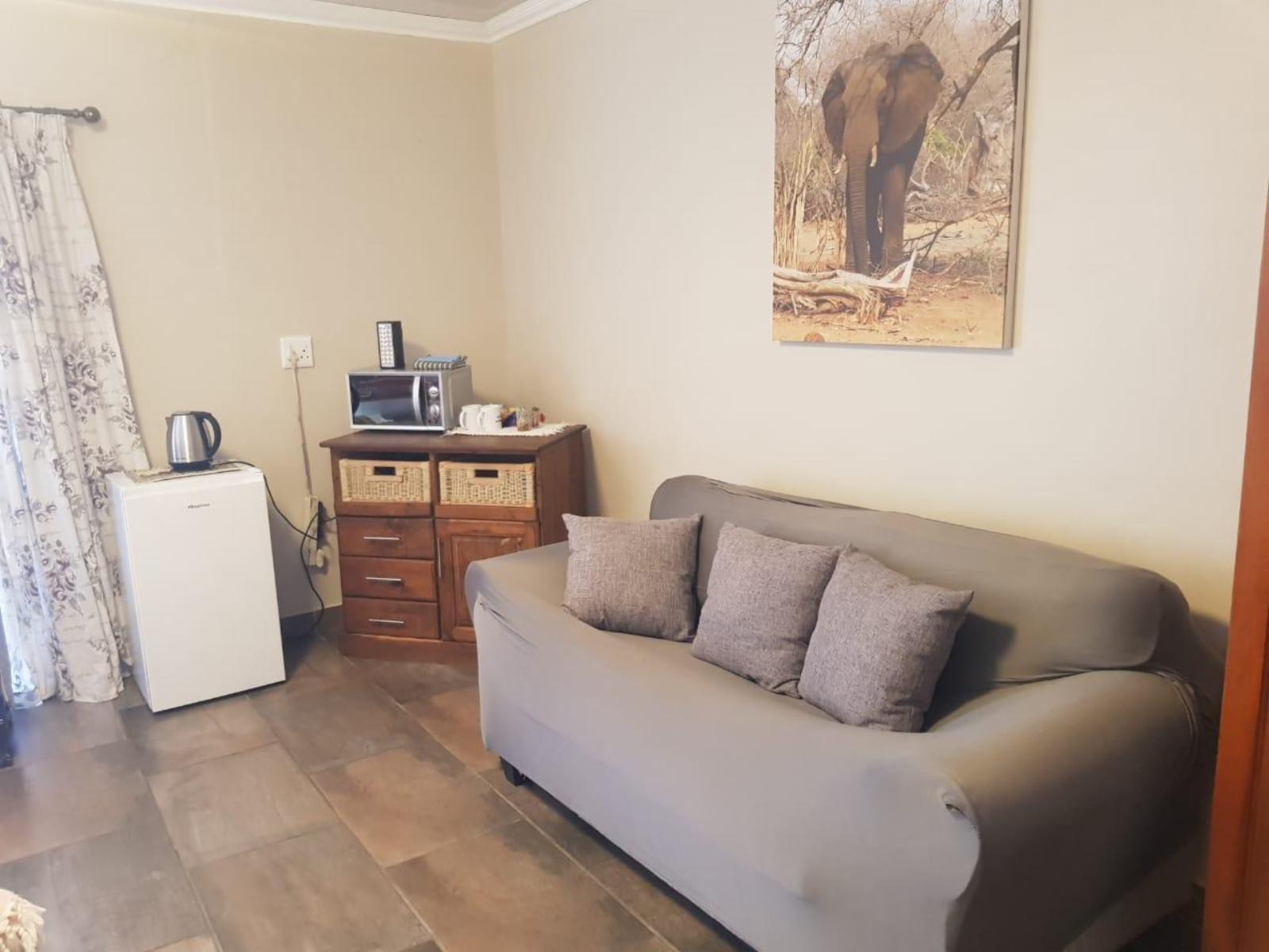 Room 1 — Kitchenette