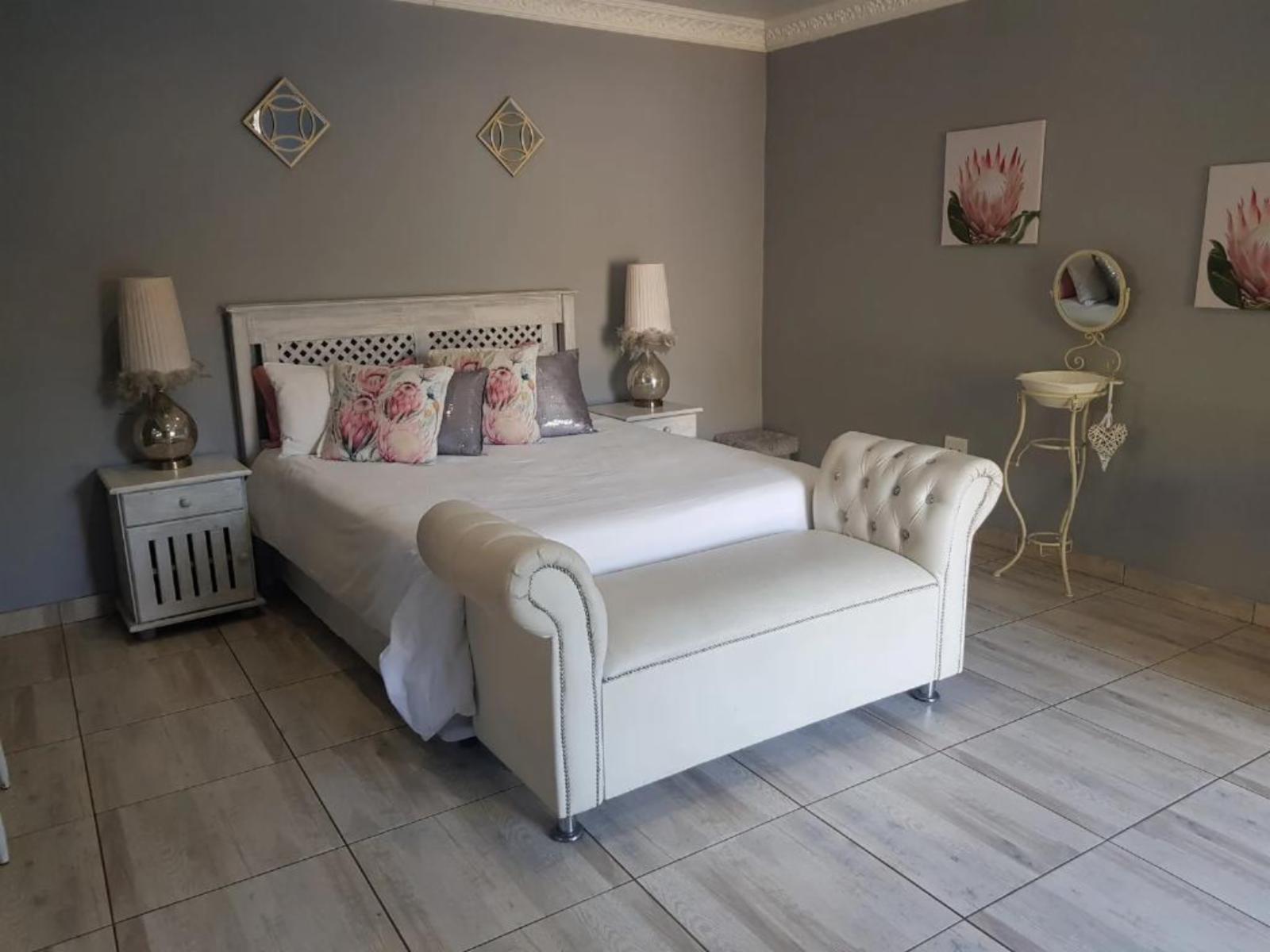 Room 9 — Photo of the whole room