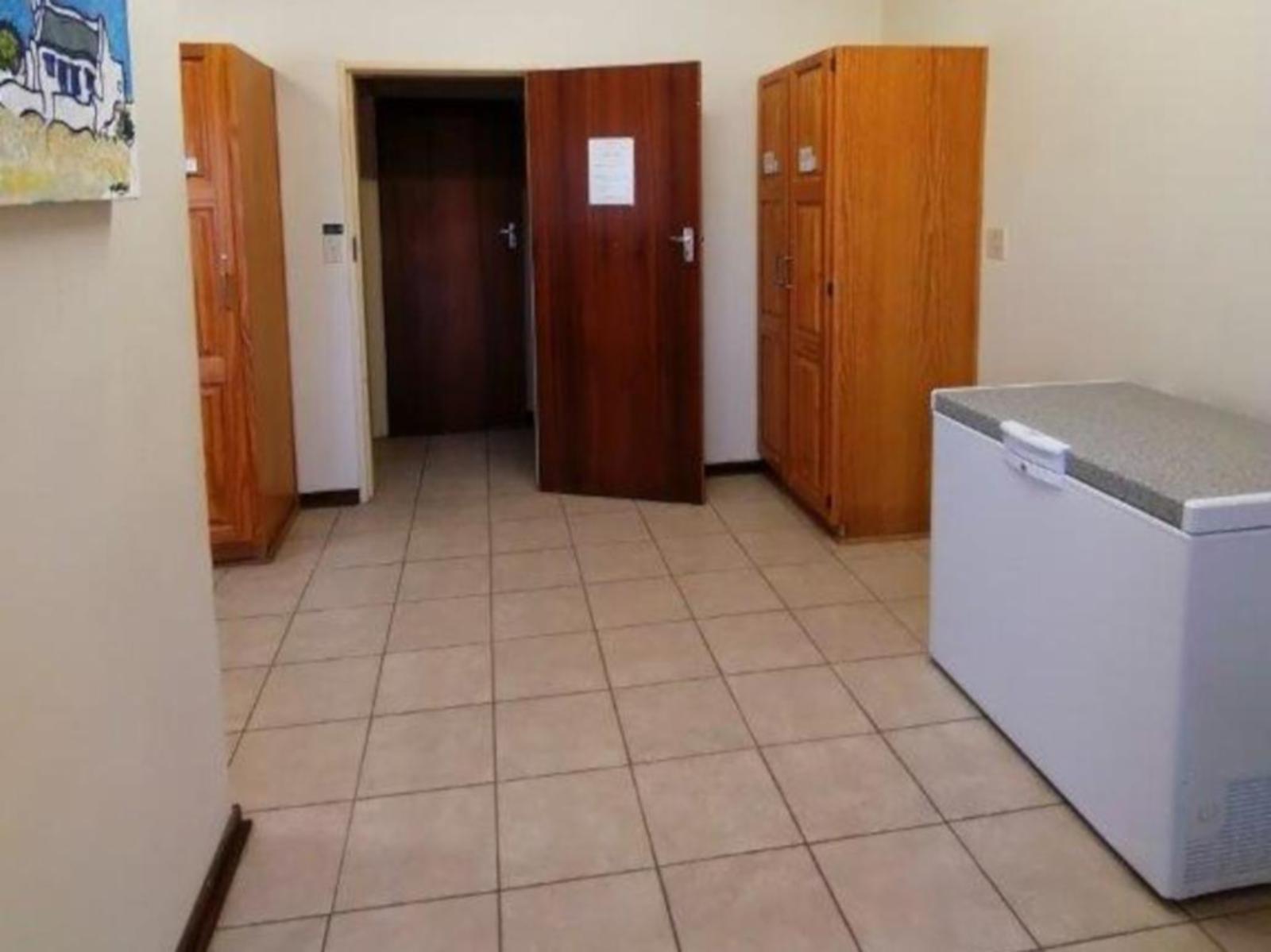 Room 1 — Kitchenette