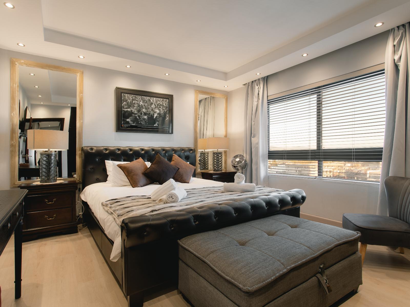 Room 1 — Photo of the whole room