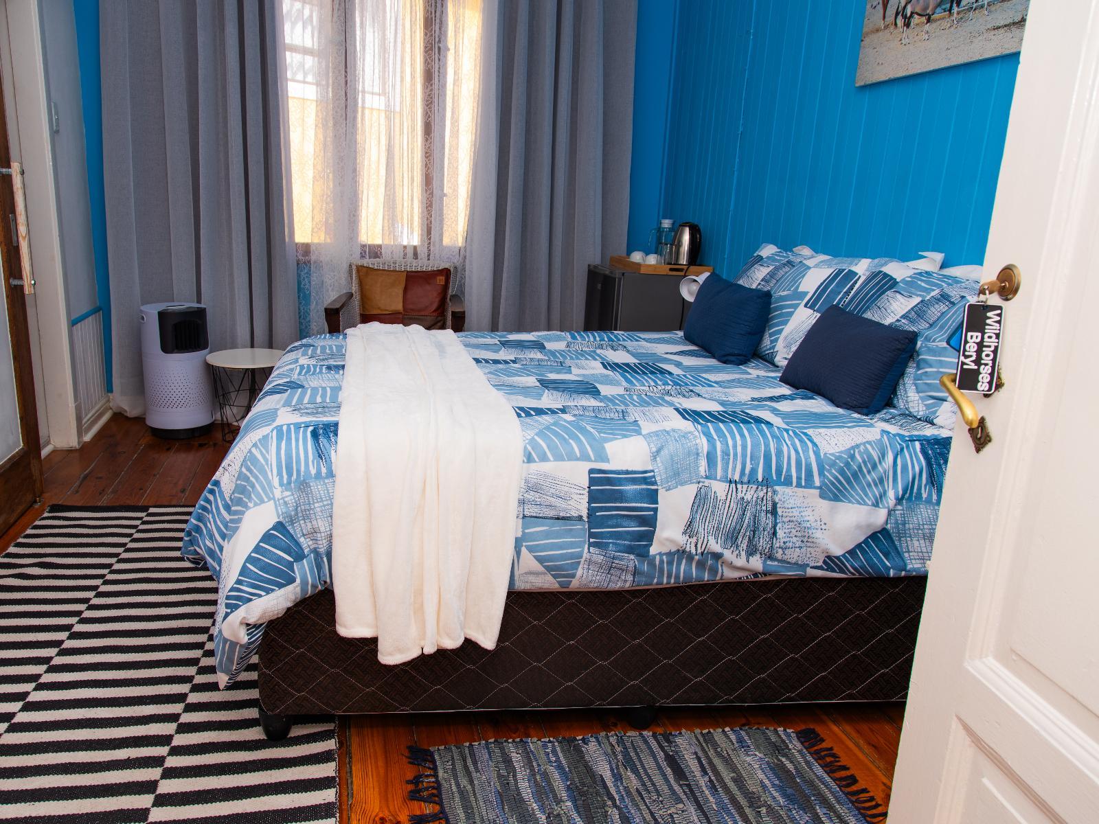 Room 2 — Photo of the whole room