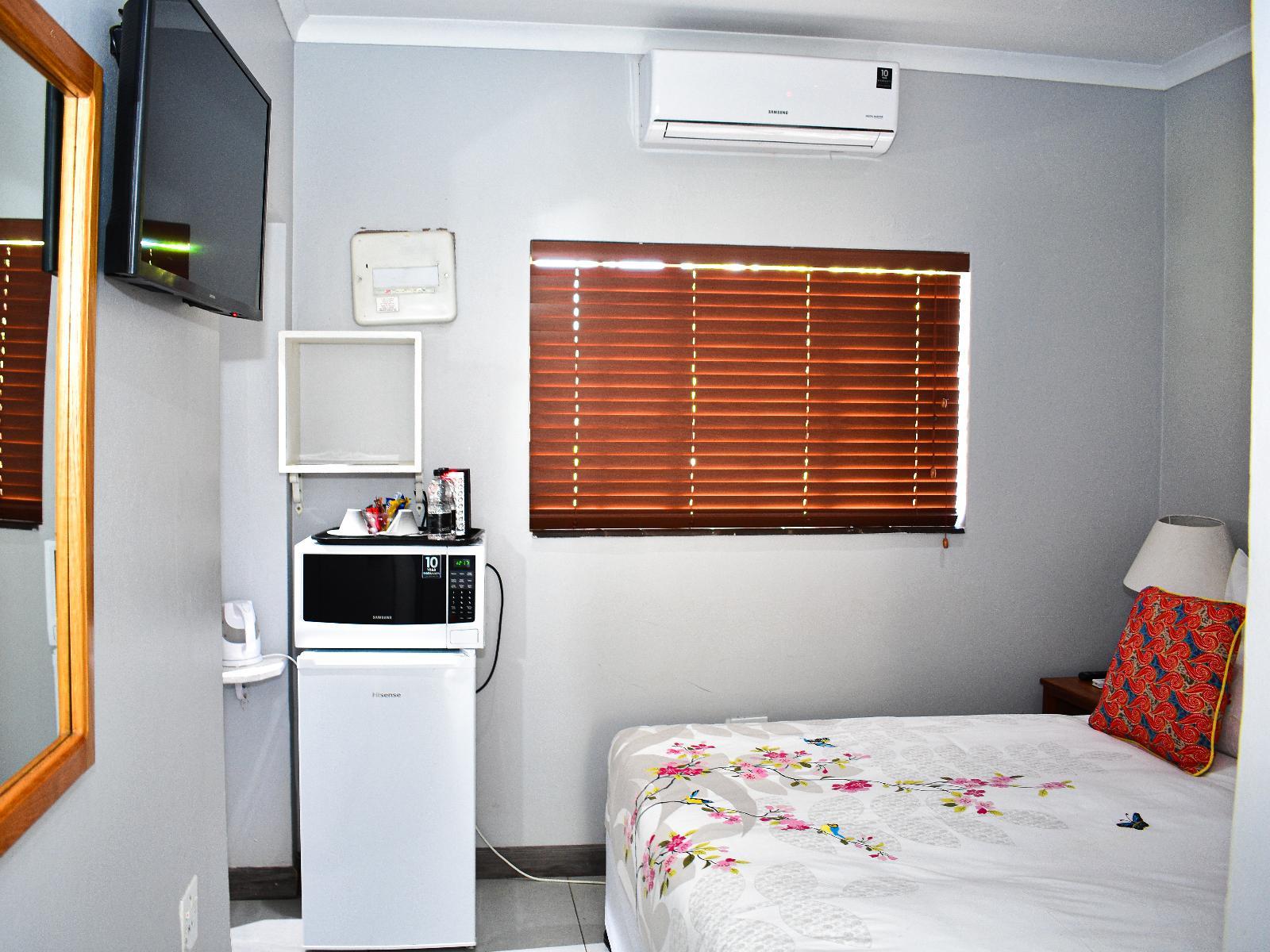 Room 3 — Photo of the whole room