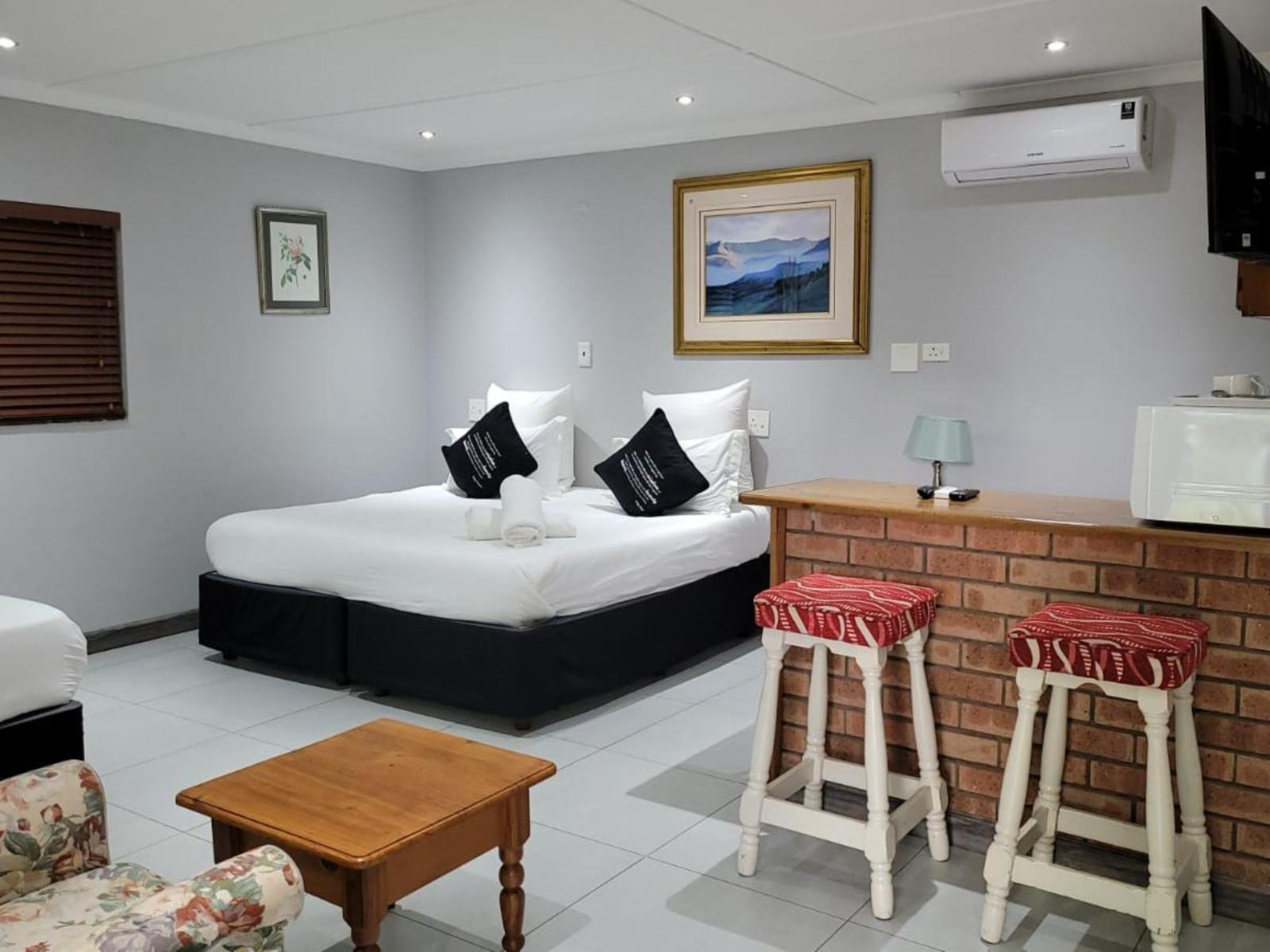 Room 2 — Photo of the whole room