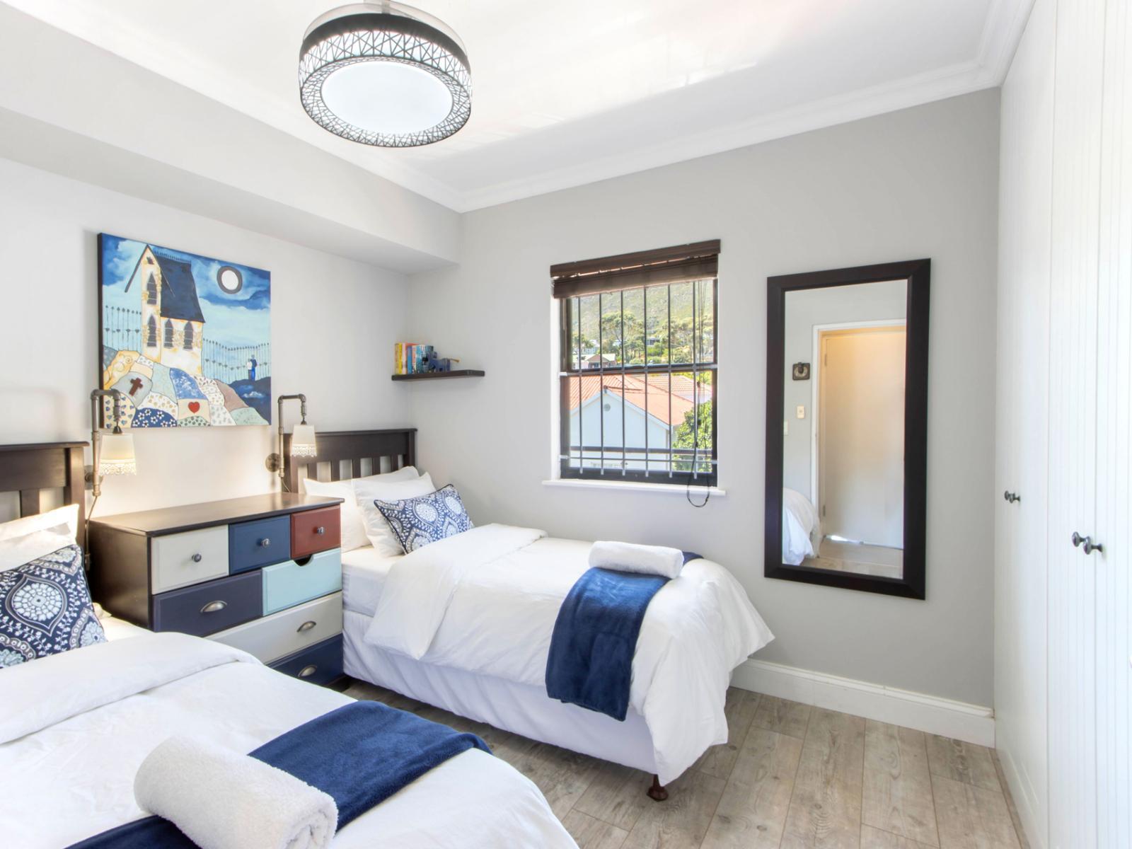 Room 1 — Photo of the whole room