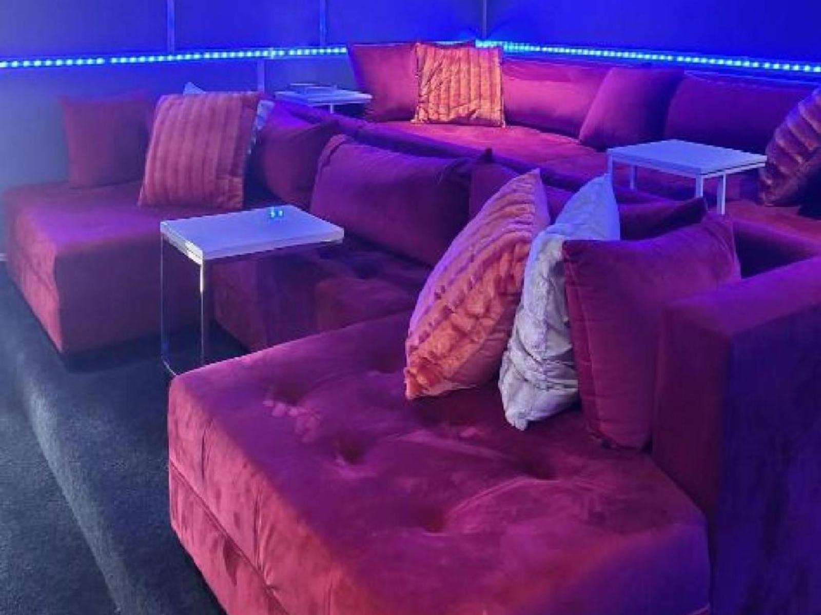 Communal lounge/ TV room