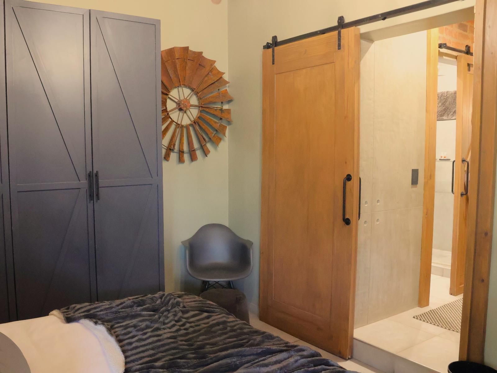 Room 1 — Photo of the whole room