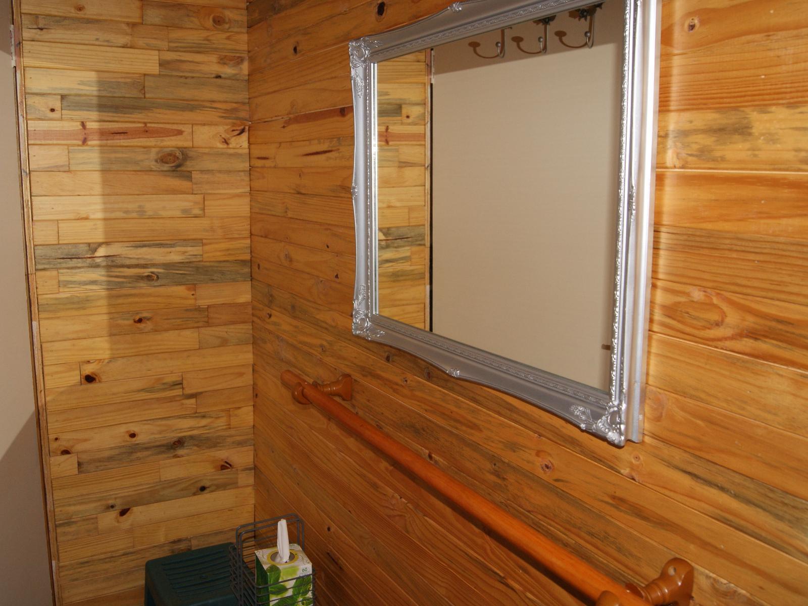 Room 1 — Decorative detail