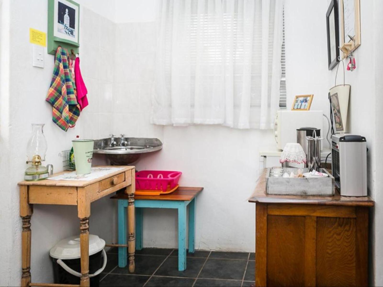 Room 1 — Kitchenette