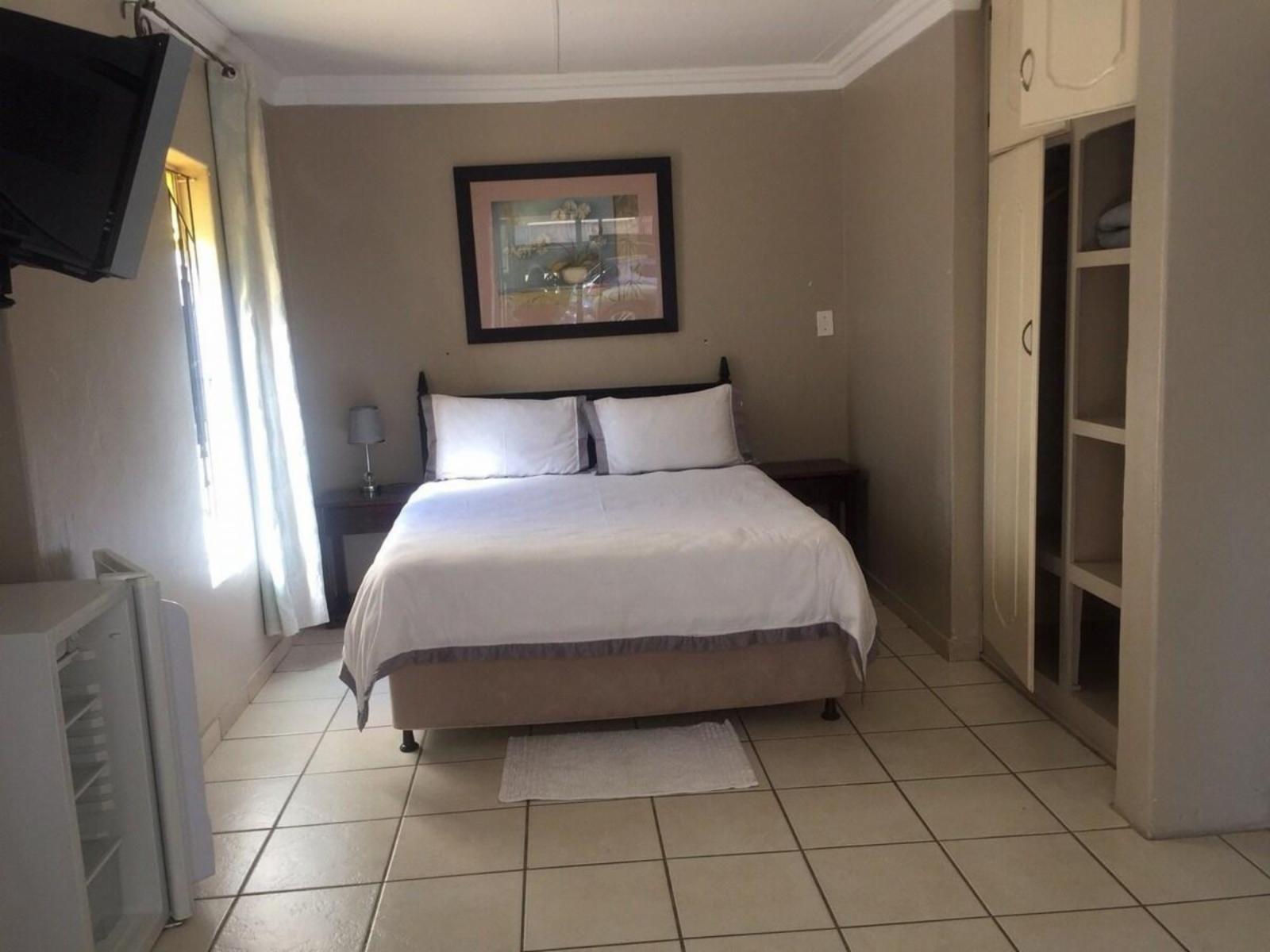 Room 1 — Photo of the whole room
