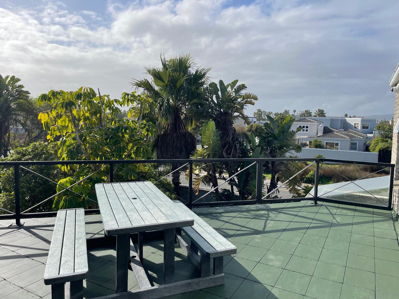 Room 1 — Balcony/Terrace
