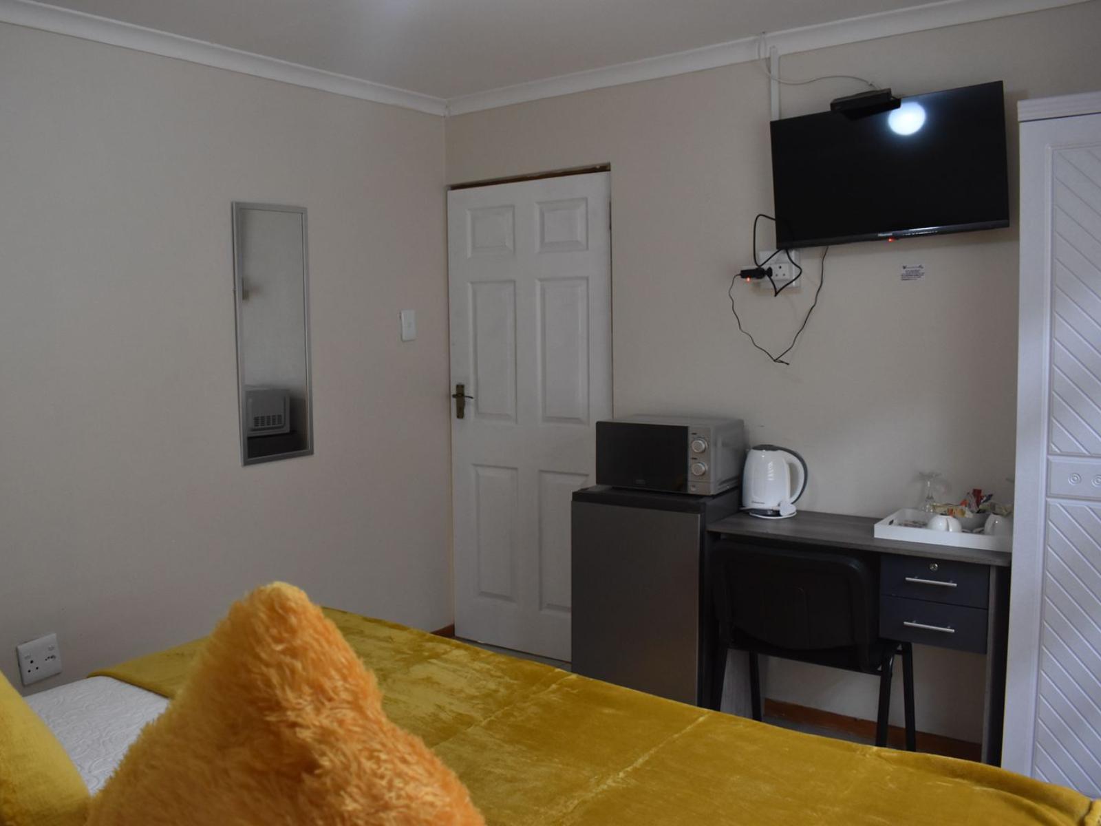 Room 1 — Photo of the whole room