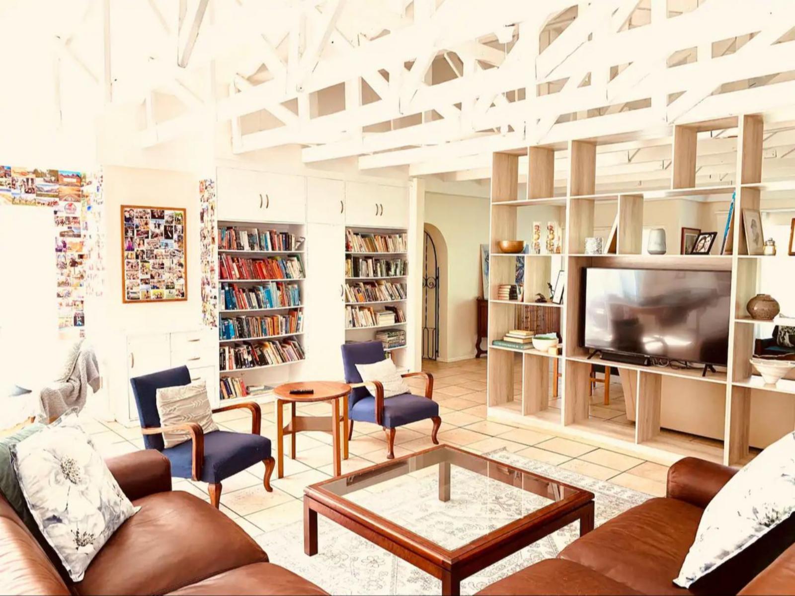 Room 1 — TV and multimedia