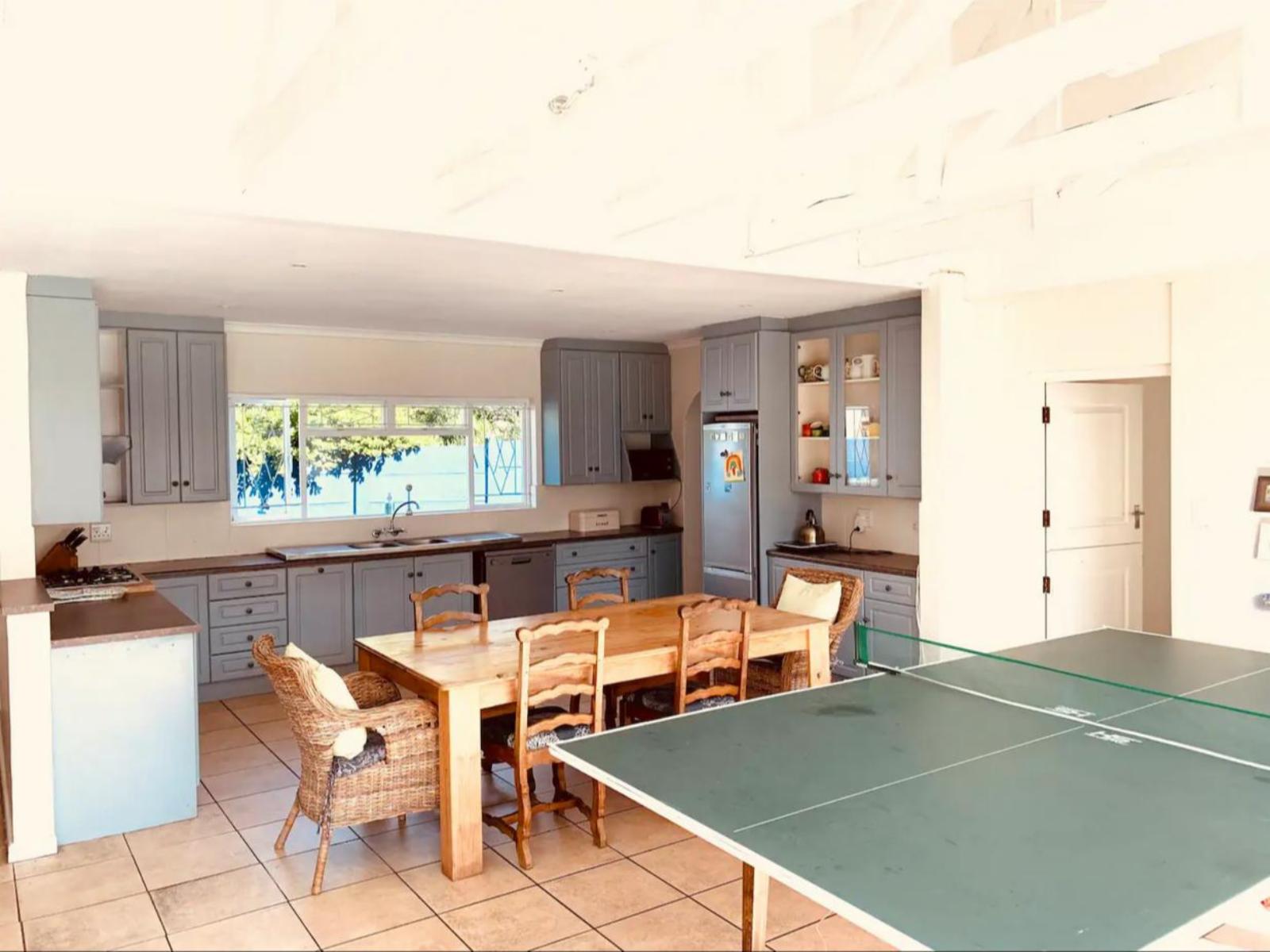 Room 1 — Kitchenette
