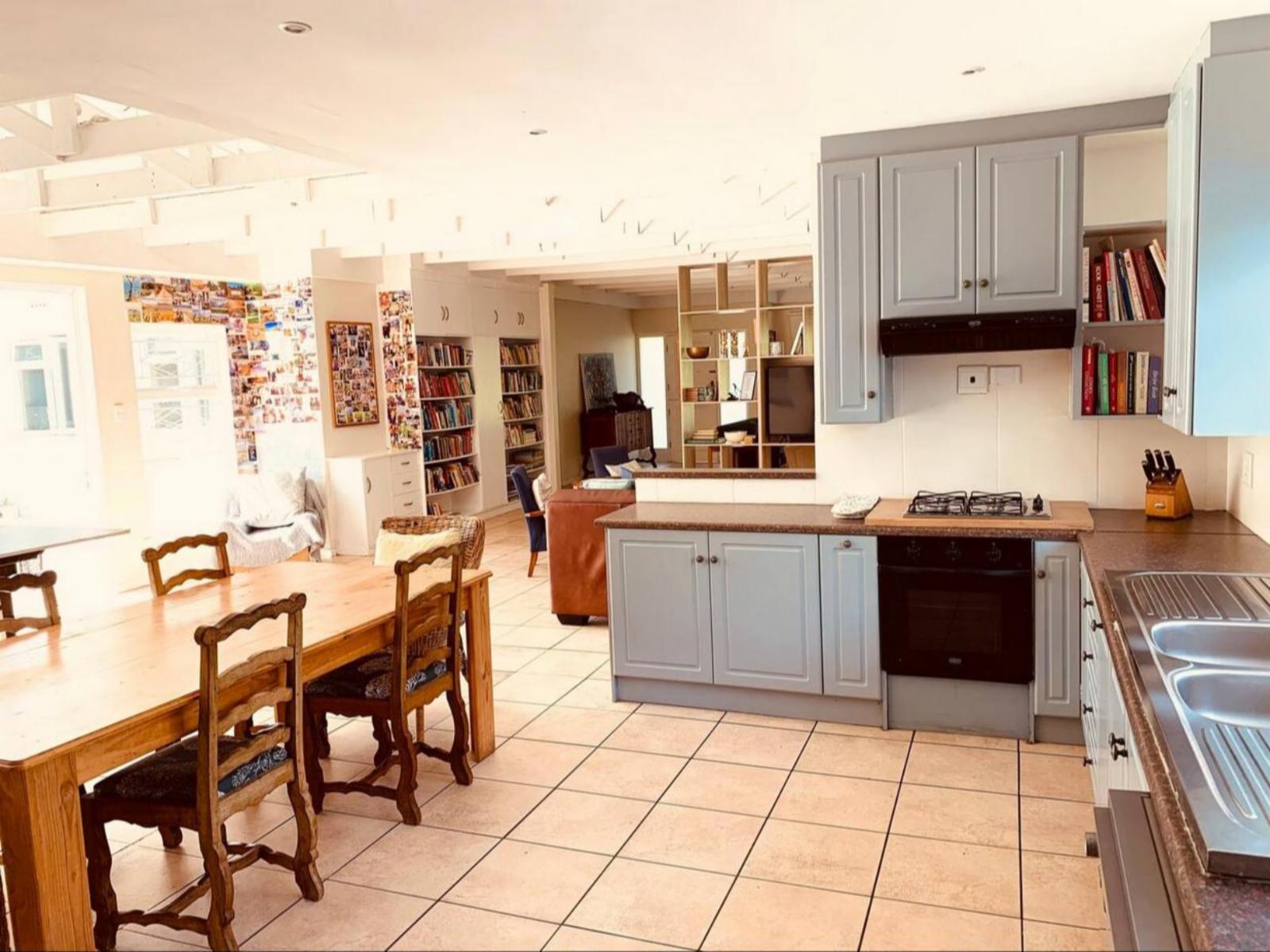 Room 1 — Kitchenette