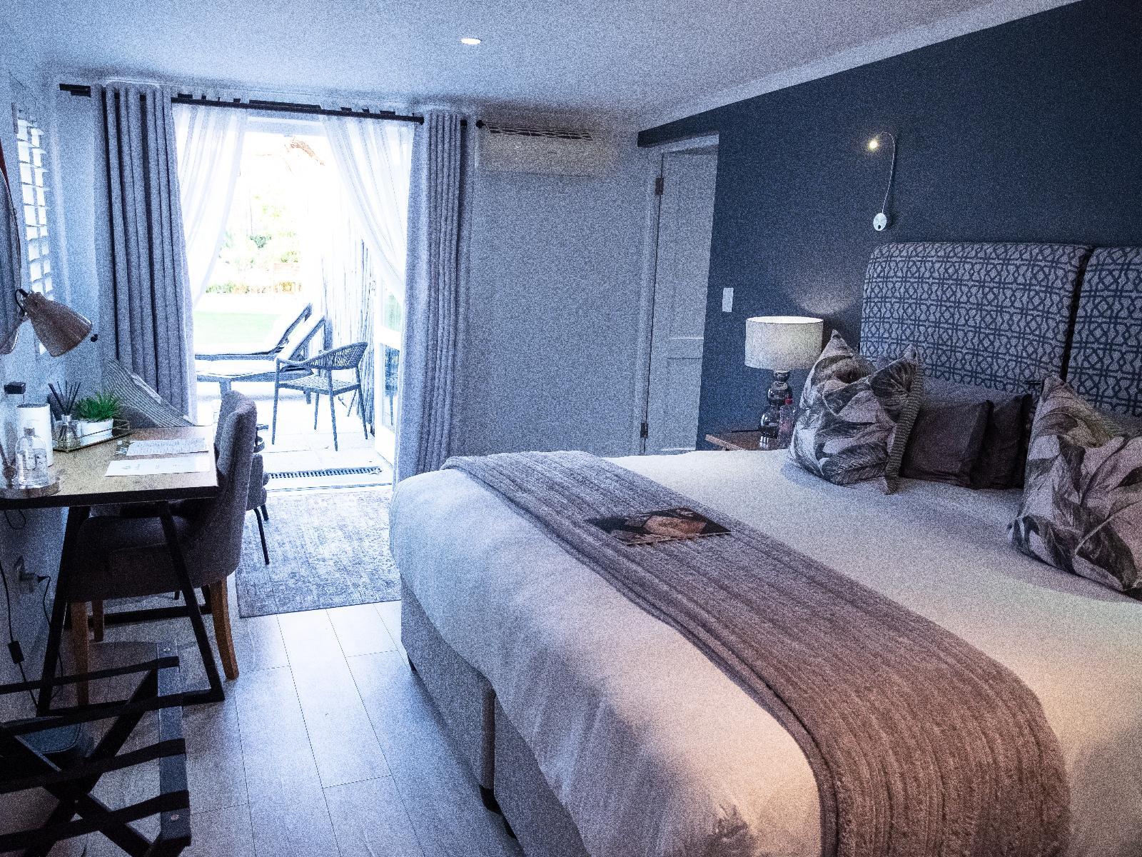 Room 2 — Photo of the whole room