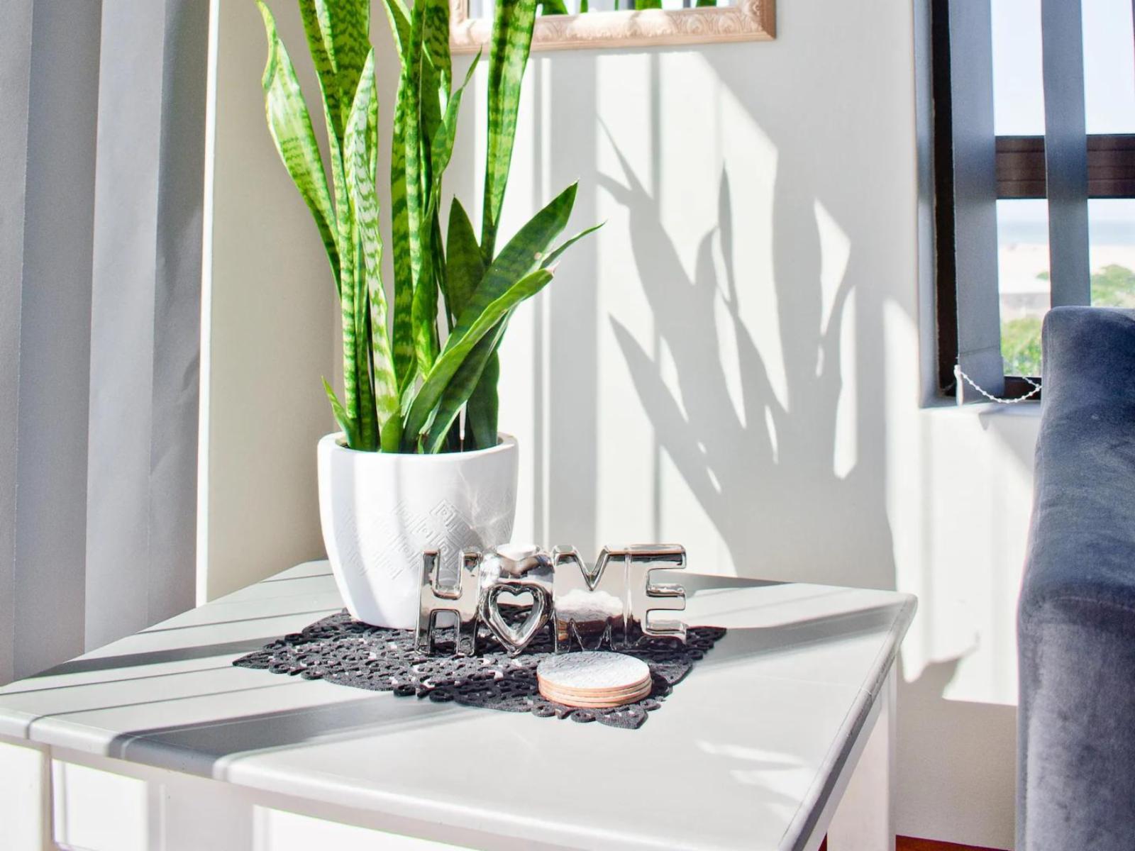 Room 1 — Decorative detail