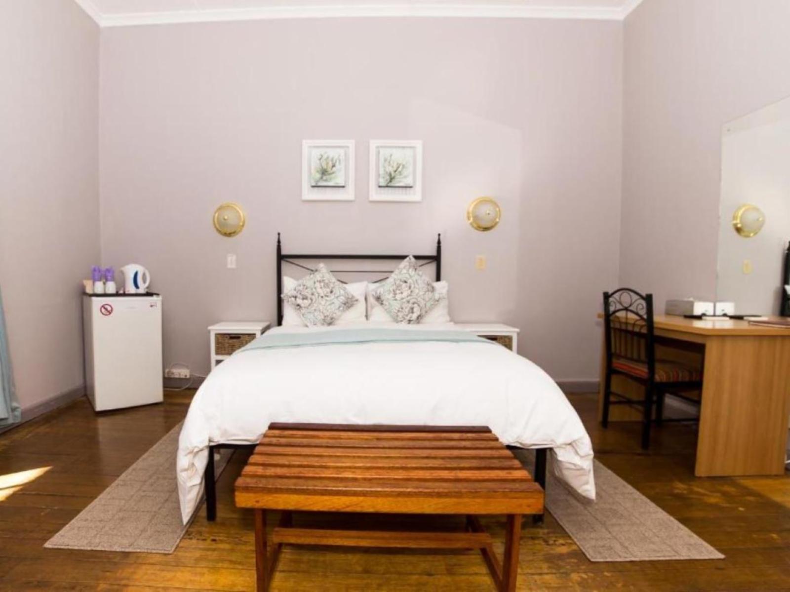 Room 2 — Photo of the whole room