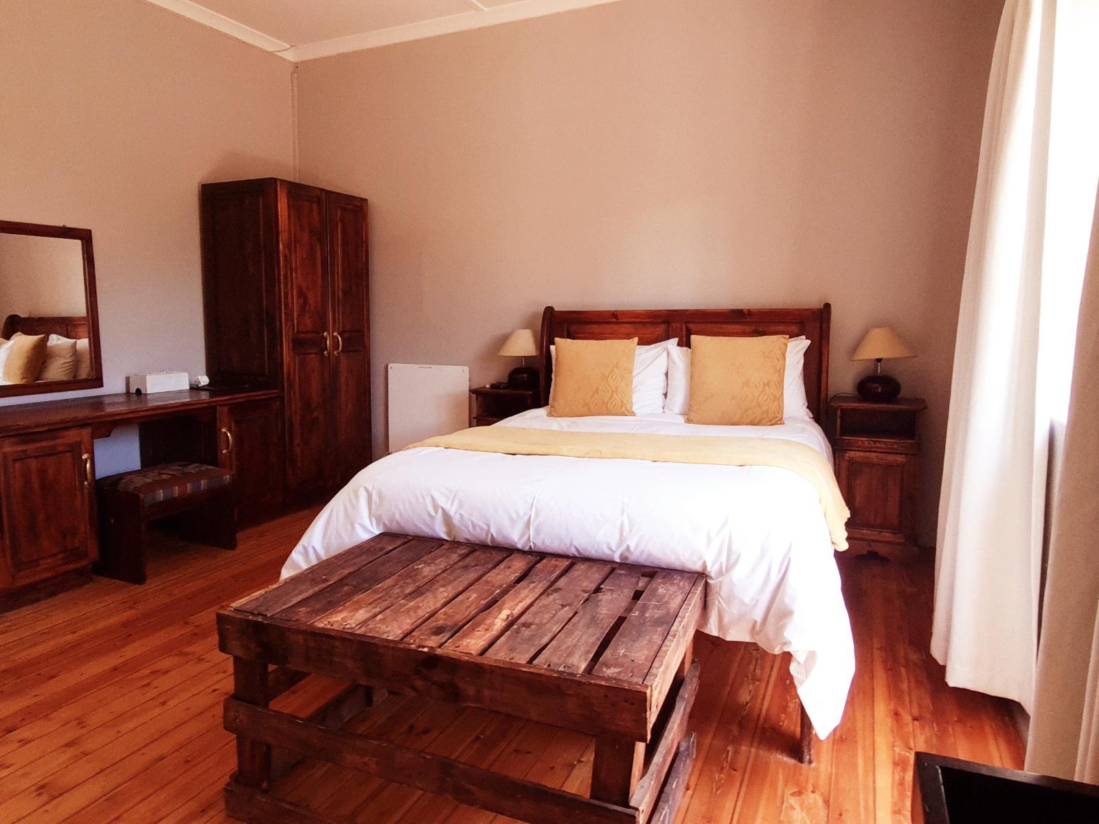 Room 2 — Photo of the whole room