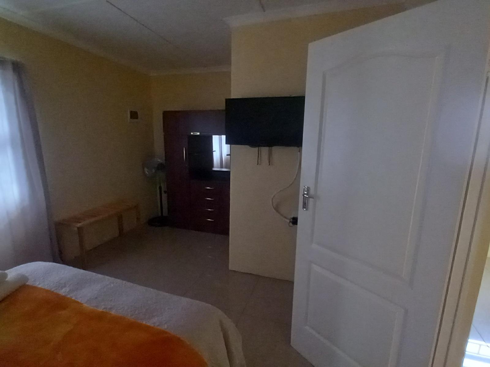 Room 1 — Photo of the whole room