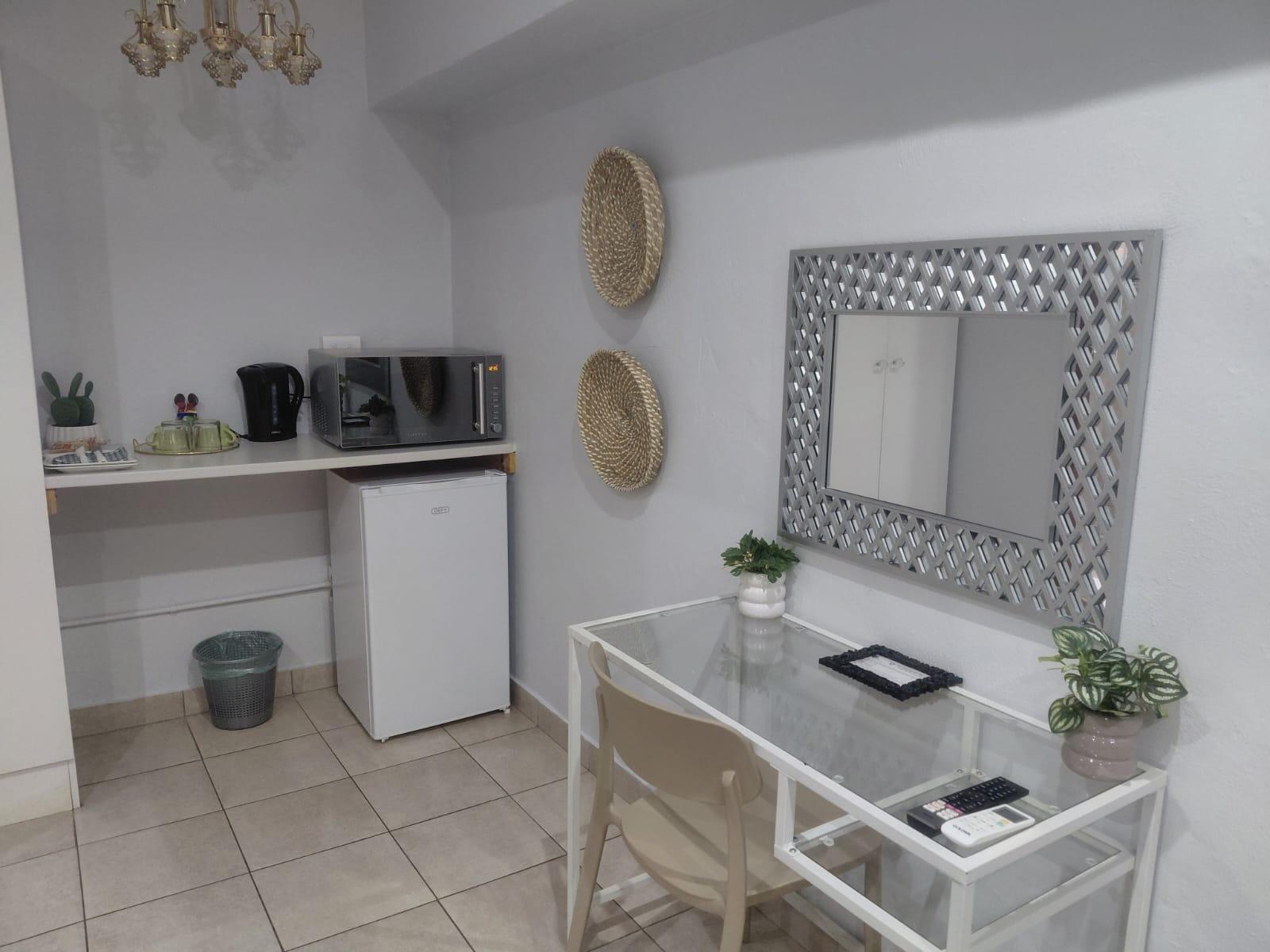 Room 5 — Photo of the whole room