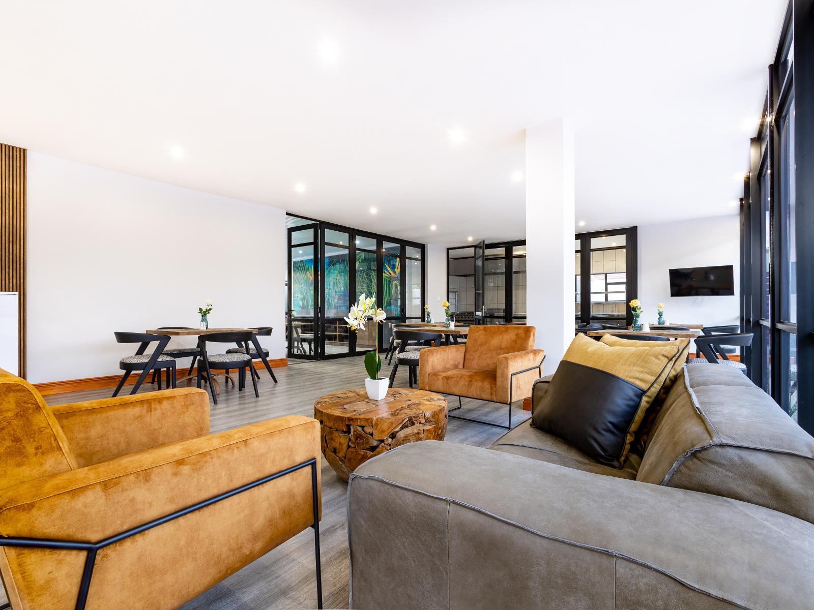 Communal lounge/ TV room