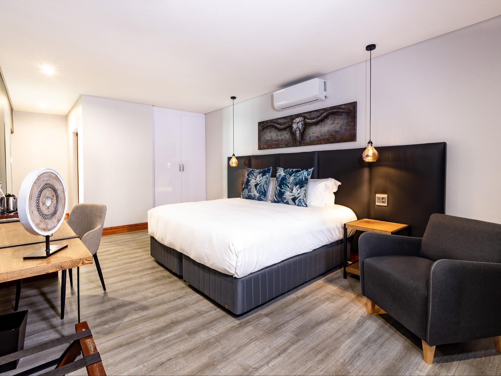 Room 1 — Photo of the whole room
