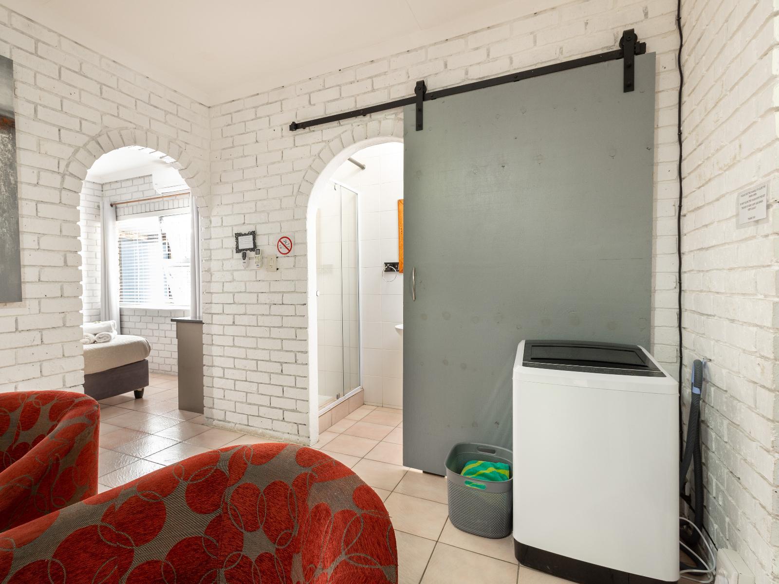 Room 2 — Photo of the whole room