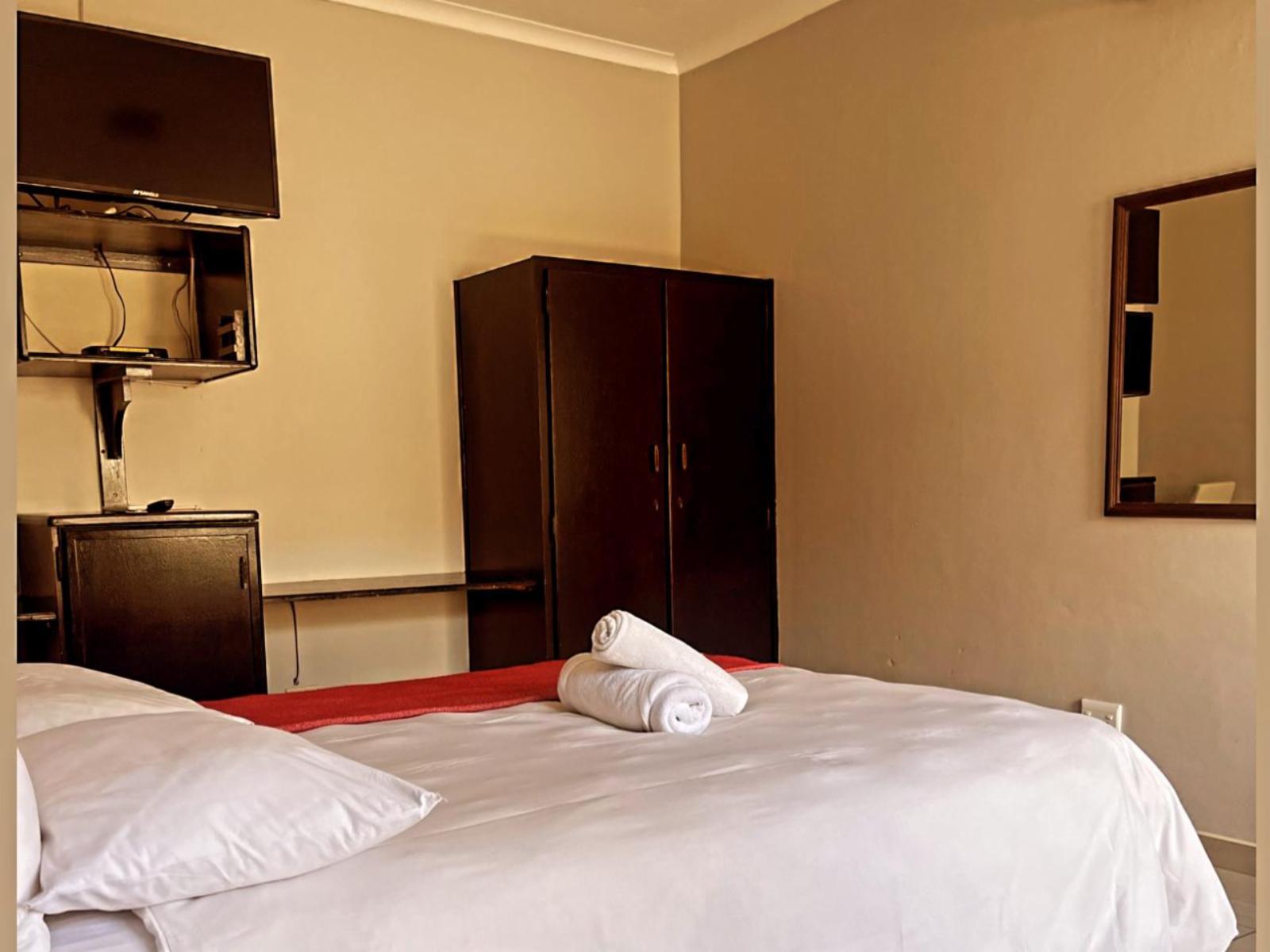 Room 1 — Photo of the whole room