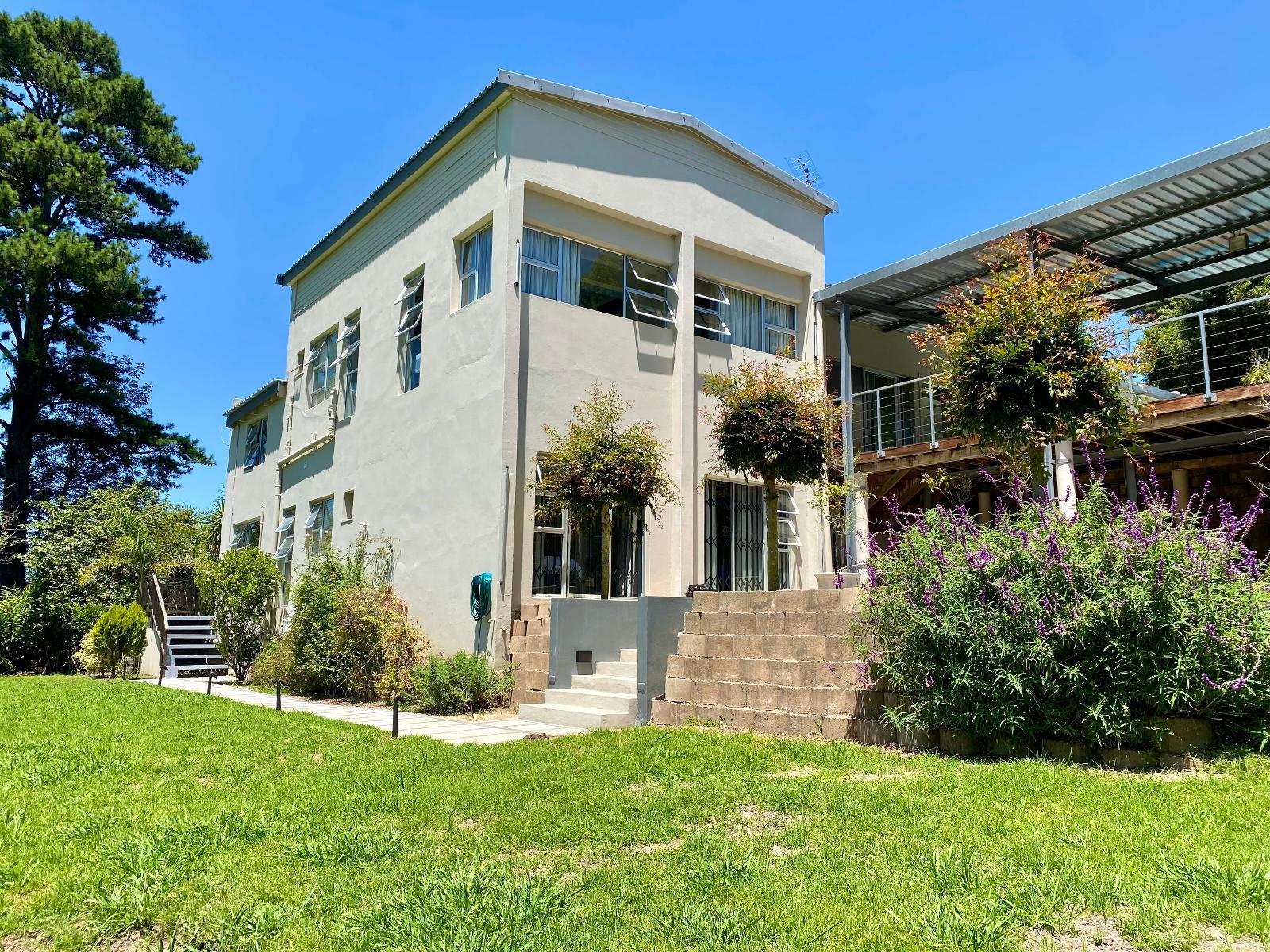 96 Meent Guest House