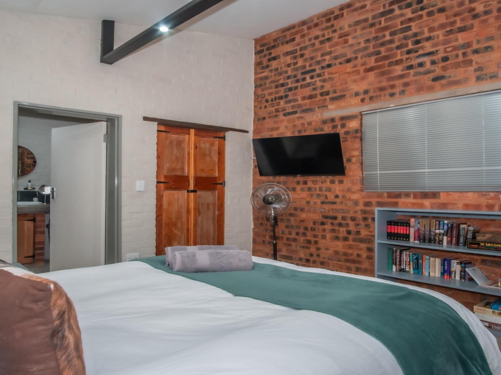 Room 1 — TV and multimedia