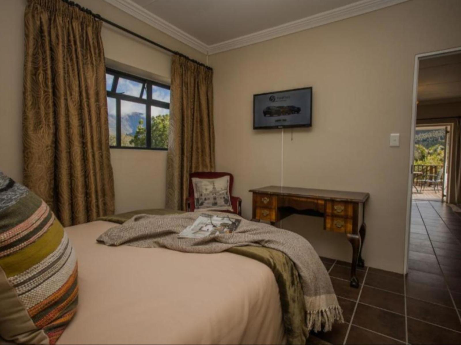 Room 1 — Photo of the whole room