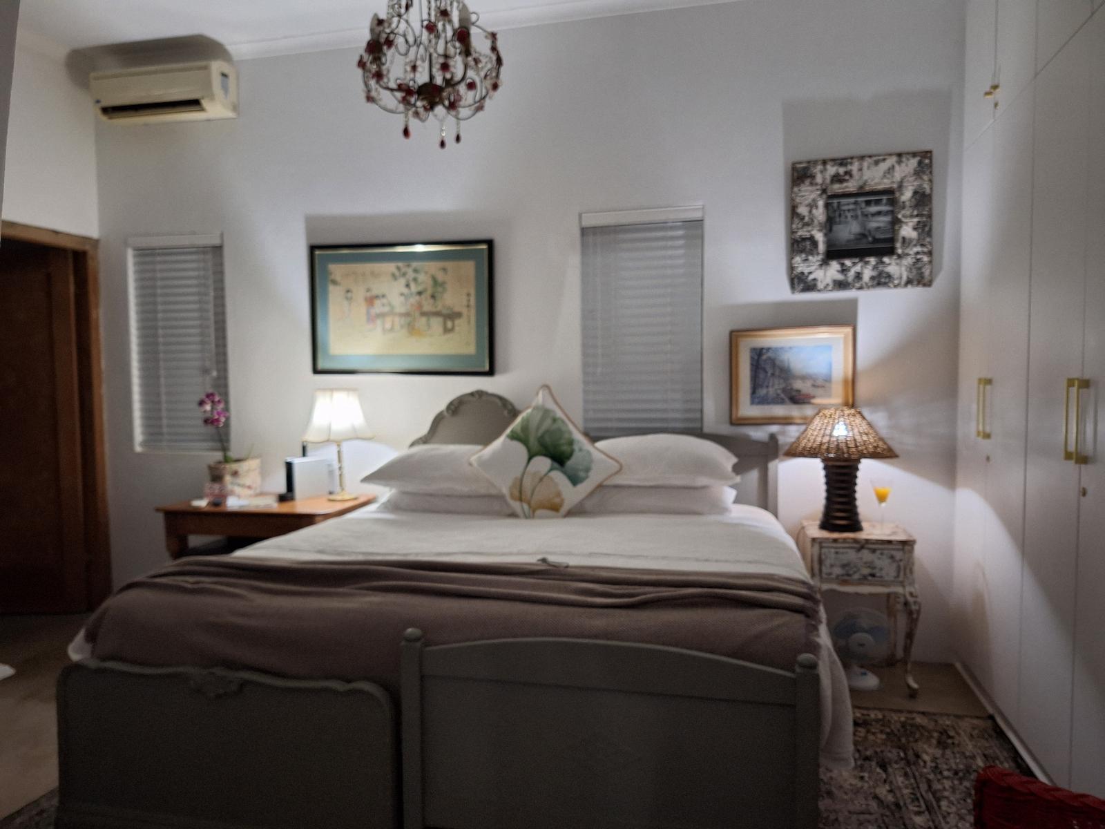 Room 2 — Photo of the whole room