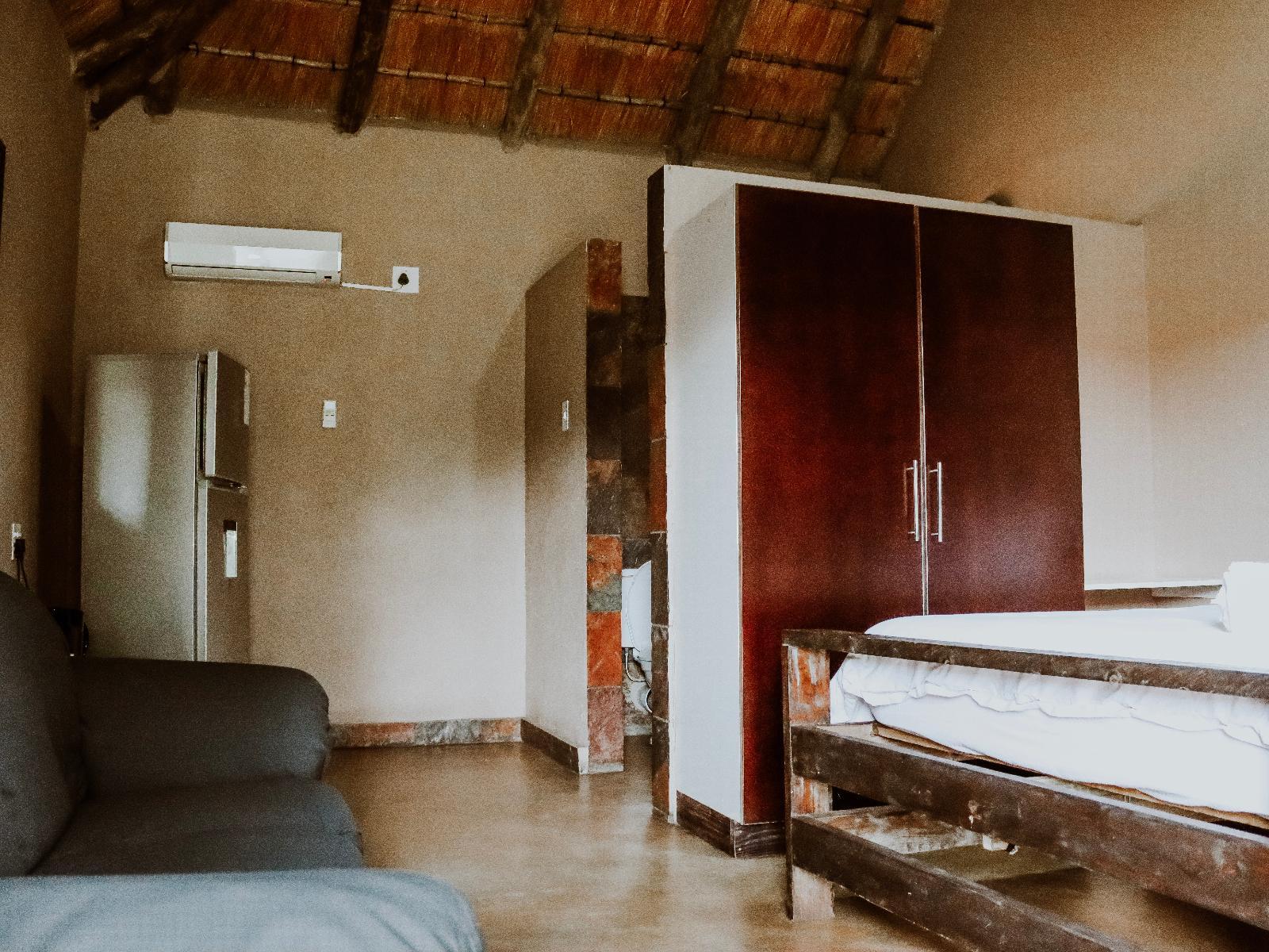 Room 1 — Photo of the whole room