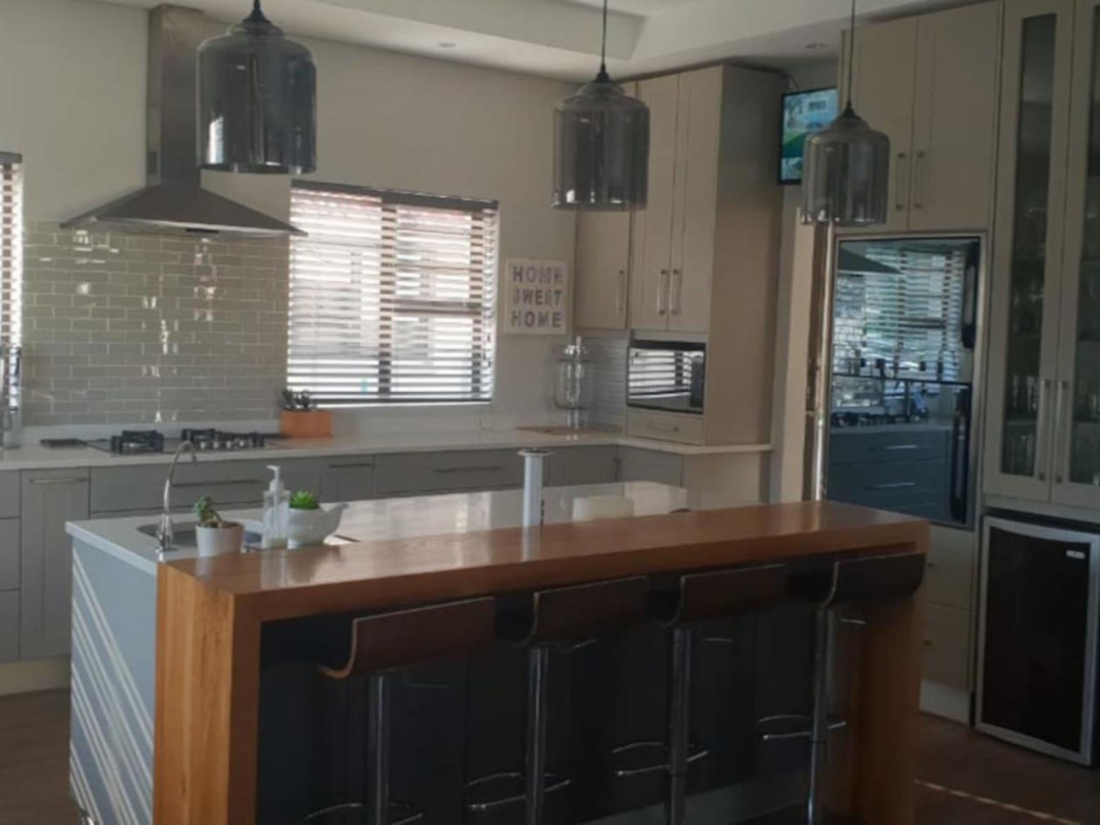 Room 1 — Kitchenette