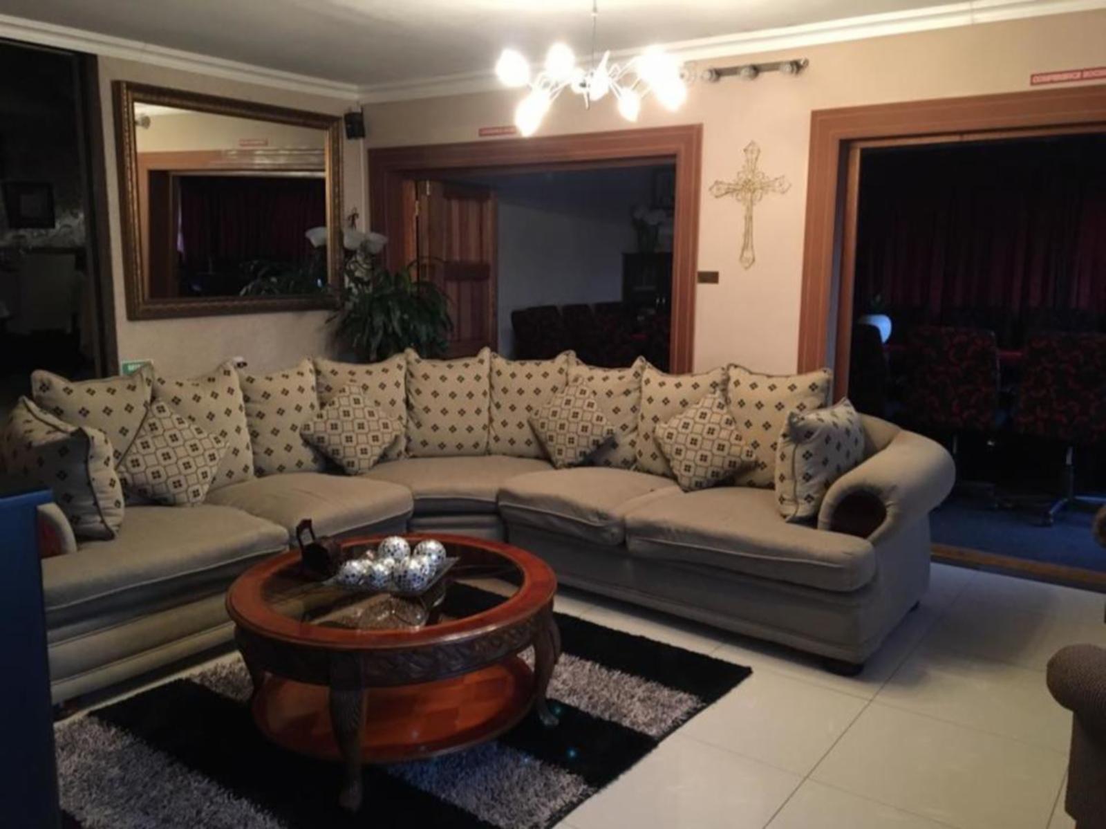 Communal lounge/ TV room