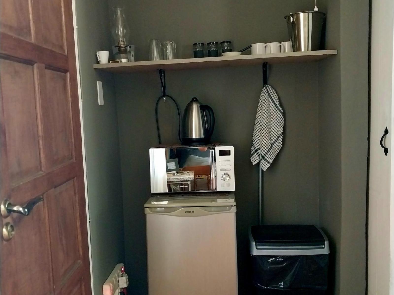 Room 2 — Coffee/tea facilities