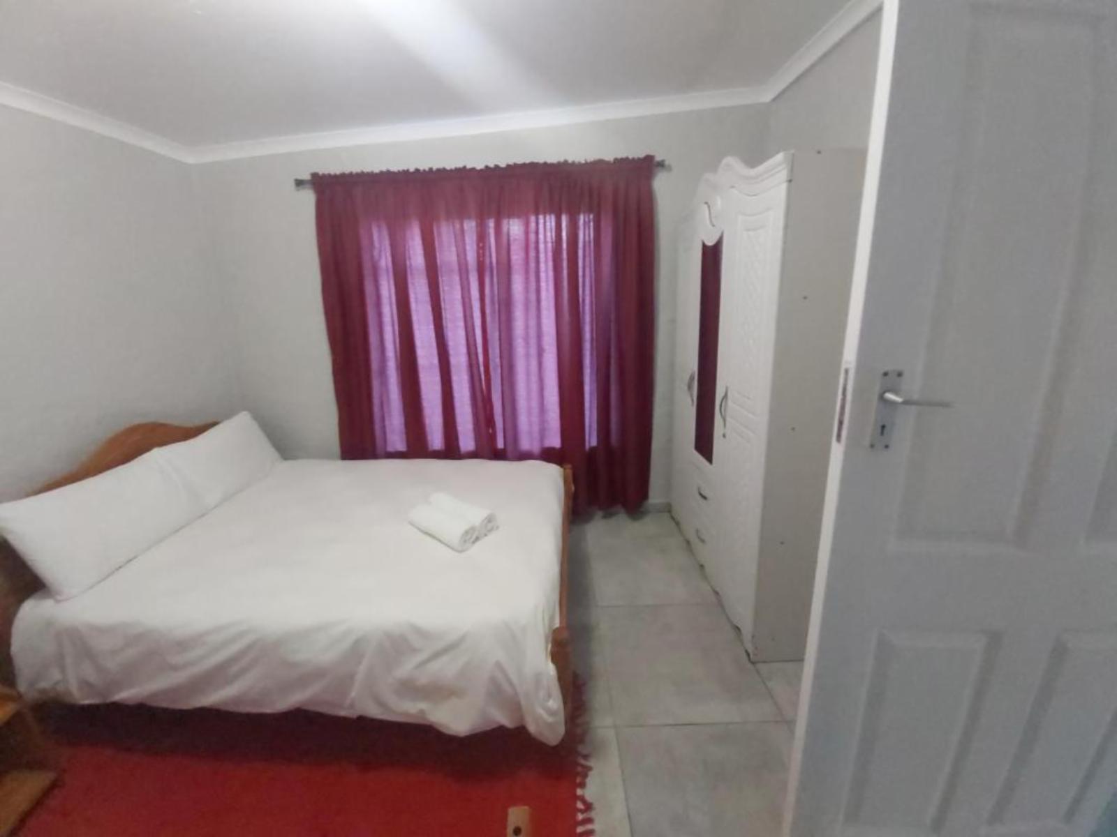 Room 2 — Photo of the whole room