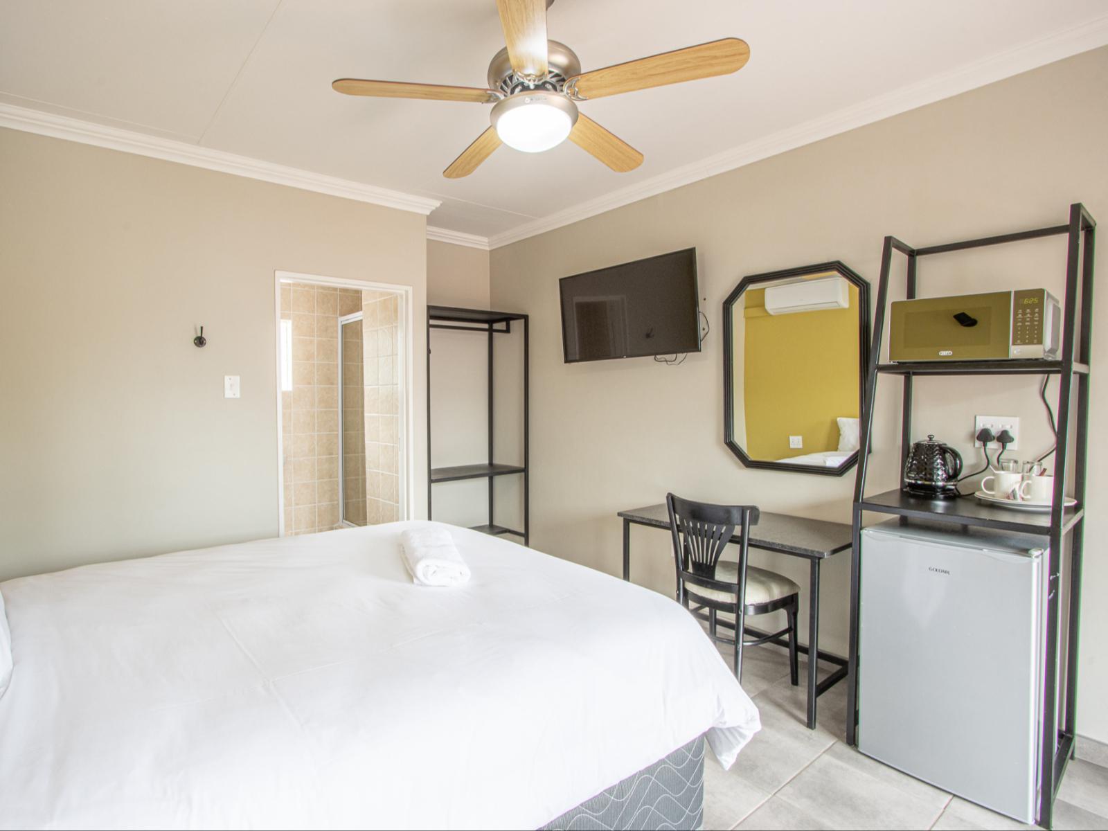Room 3 — Kitchenette