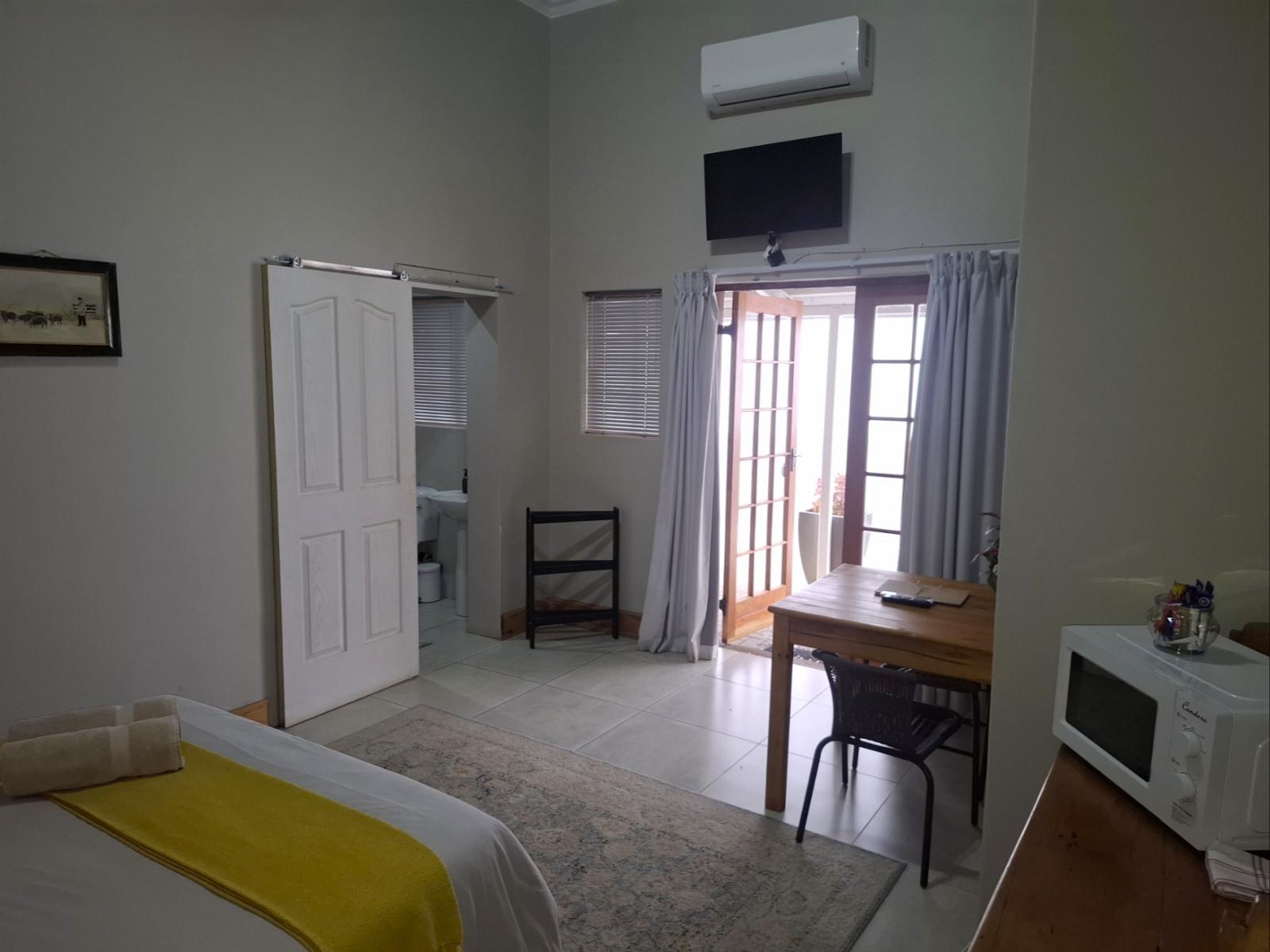 Room 1 — Photo of the whole room