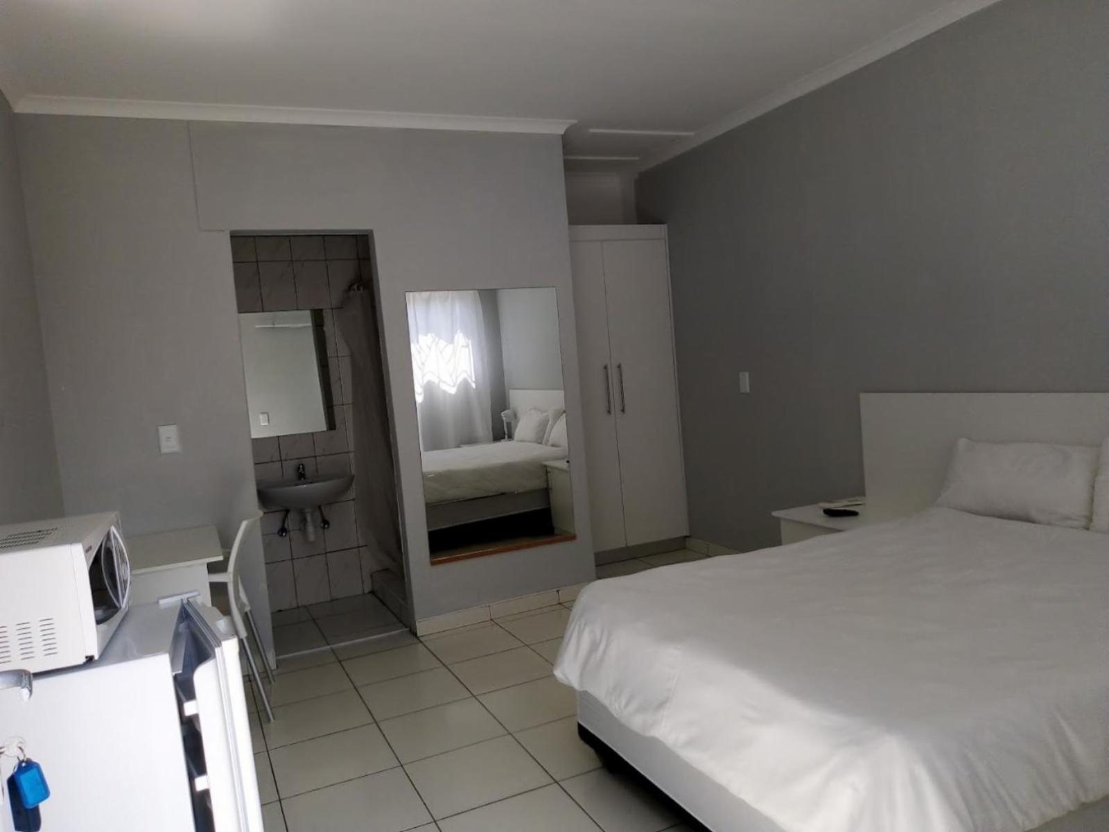 Room 1 — Photo of the whole room