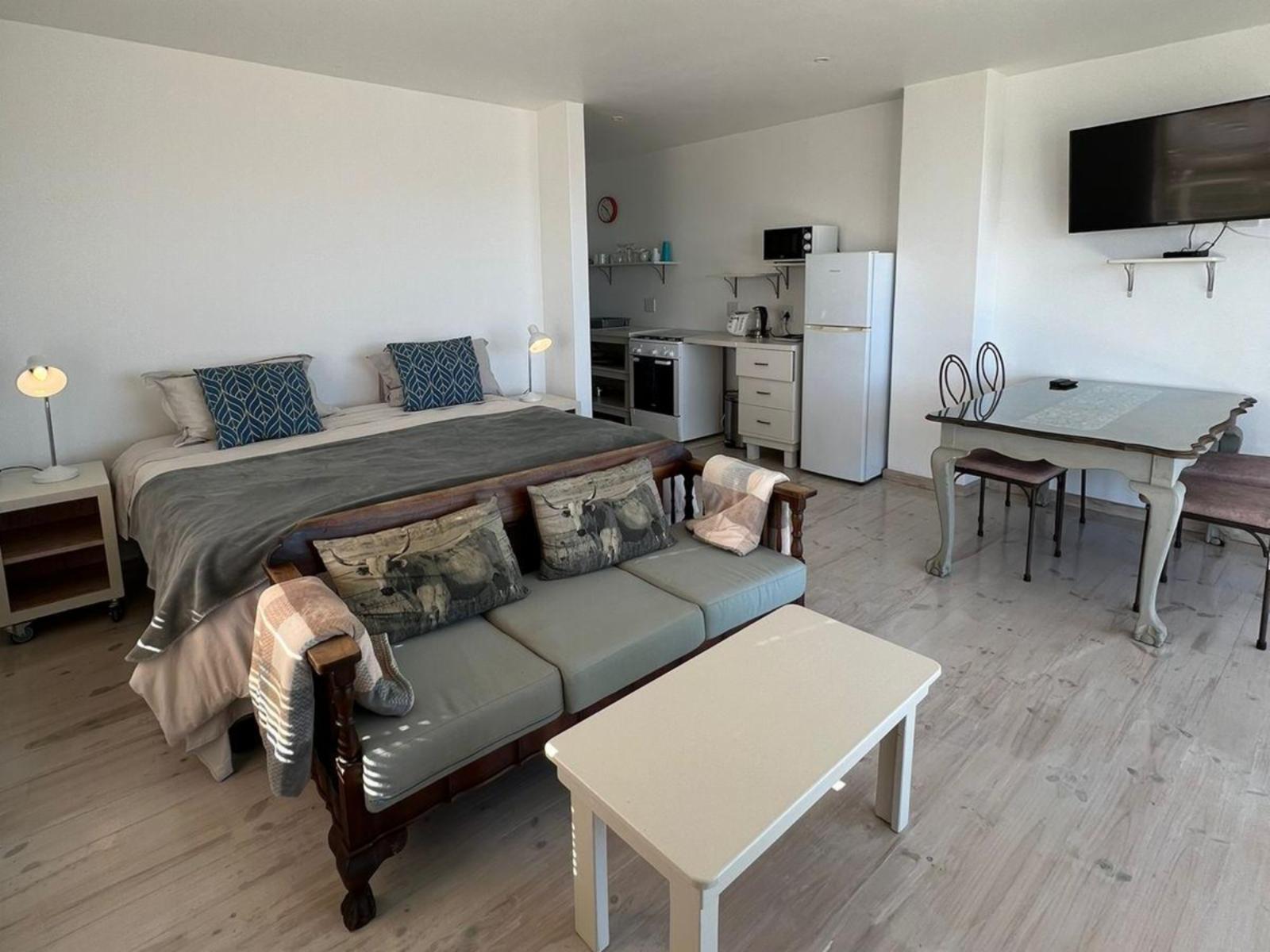 Room 1 — Photo of the whole room